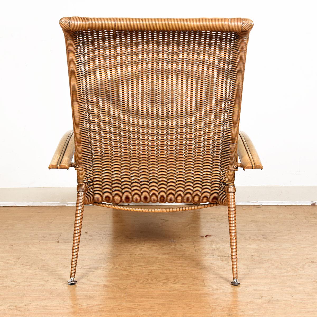 Tissage Chaise longue en rotin tressé du milieu du siècle en vente