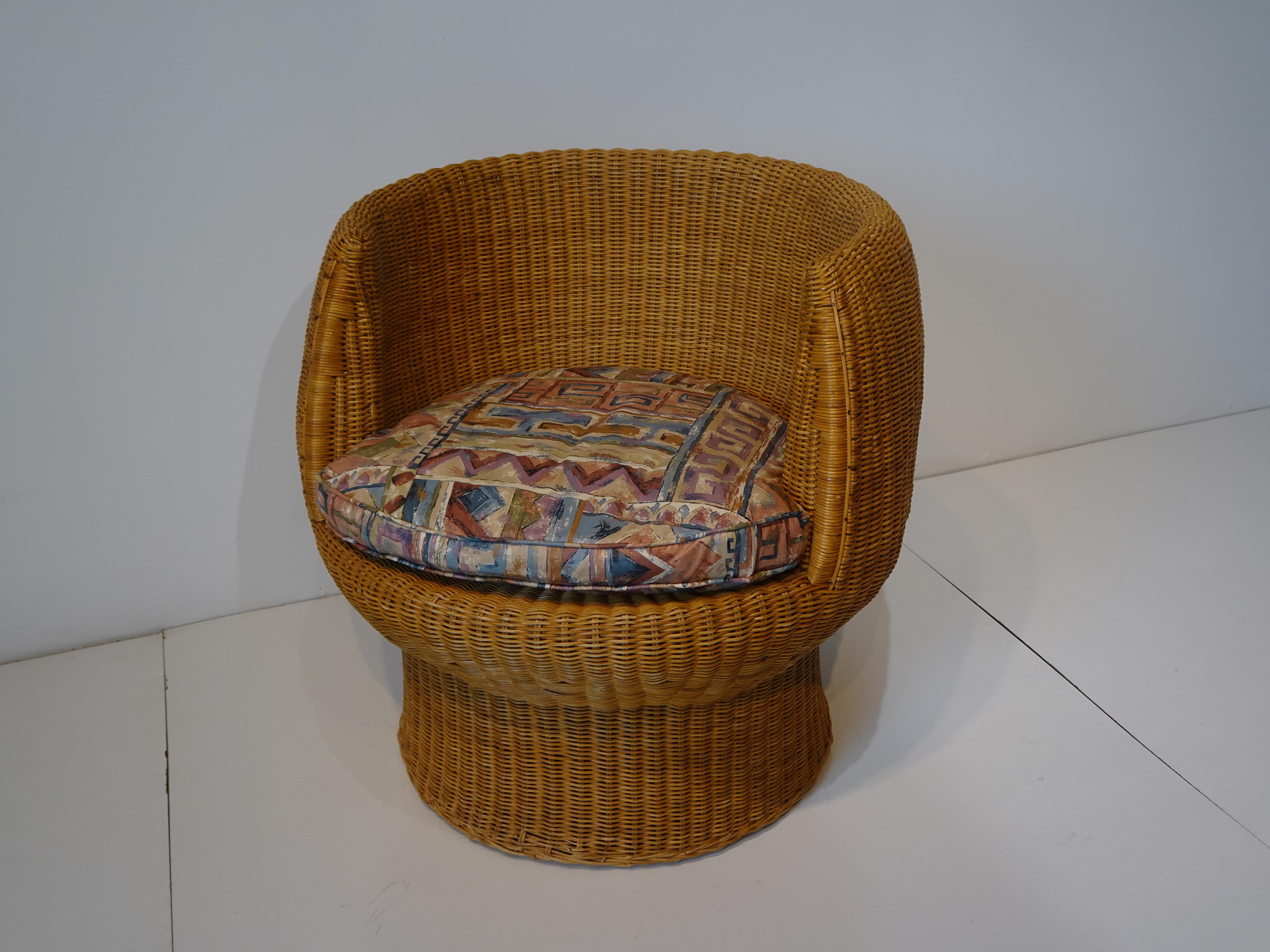 Mid Century Woven Wicker Chair in the Style of Eero Aarnio 5