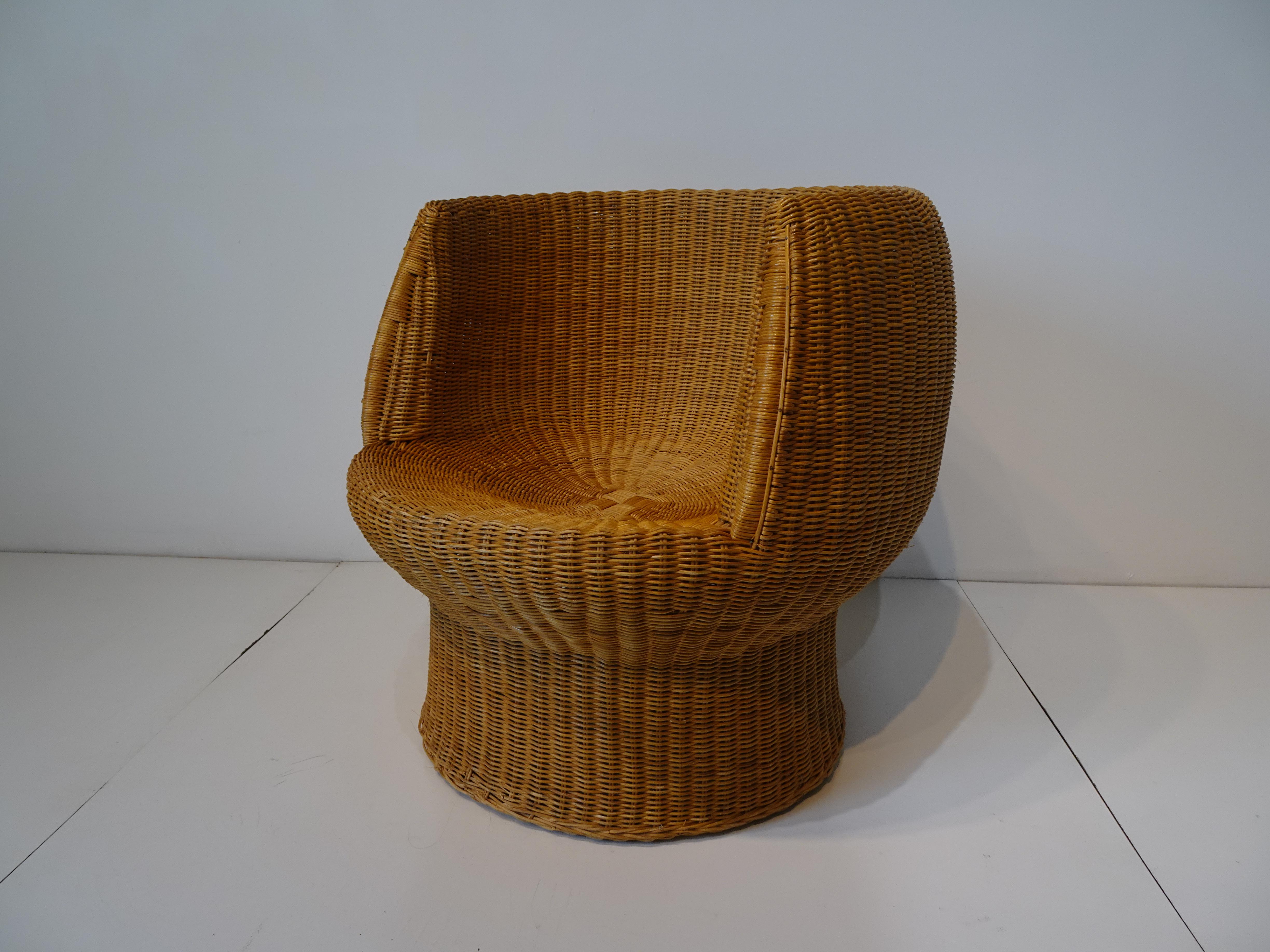 Mid Century Woven Wicker Chair in the Style of Eero Aarnio 6