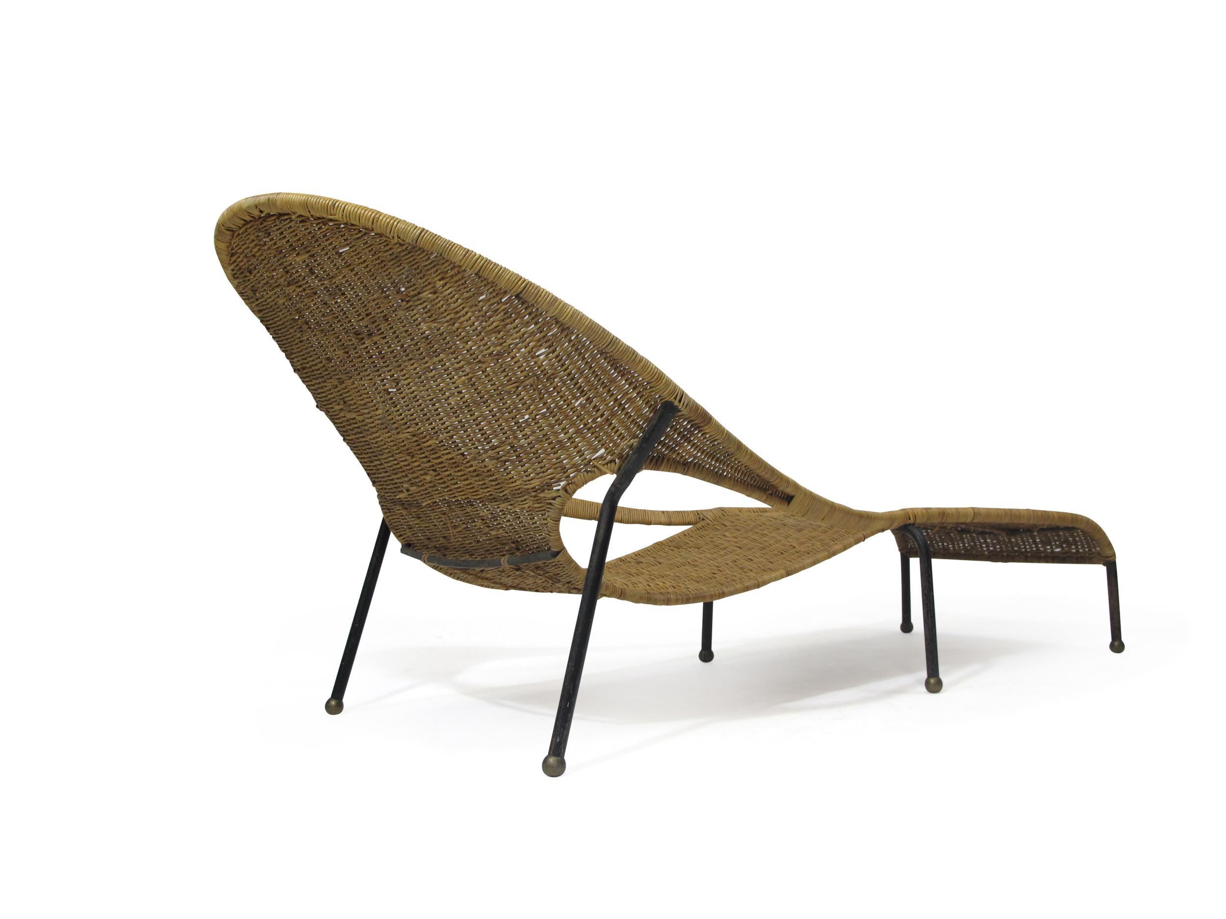 Midcentury Woven Wicker Chaise Lounge 1