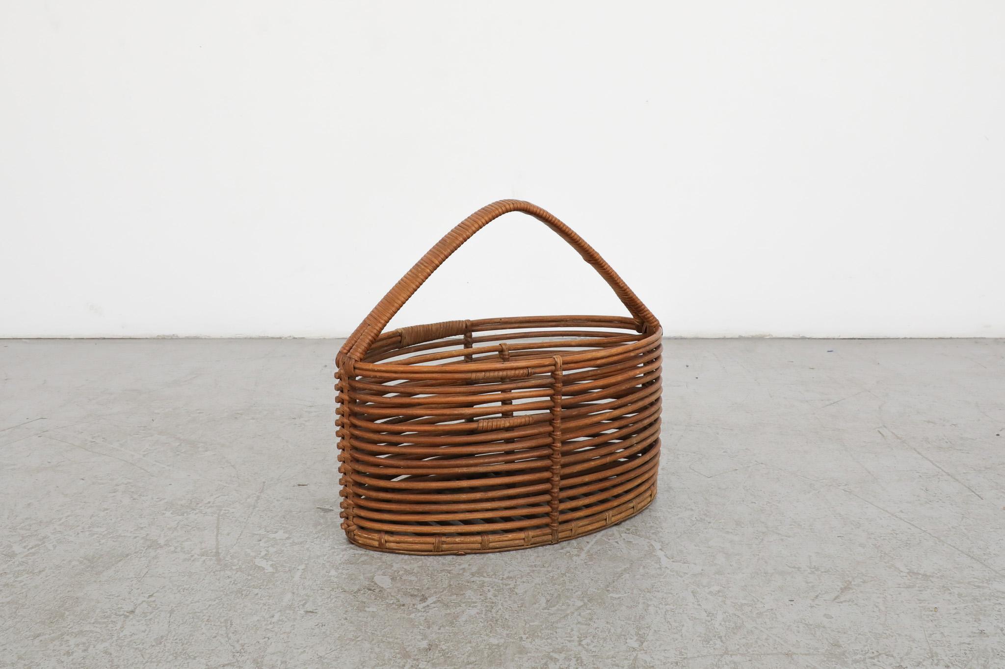 Mid-Century Woven Willow Basket or Magazine Rack For Sale 1
