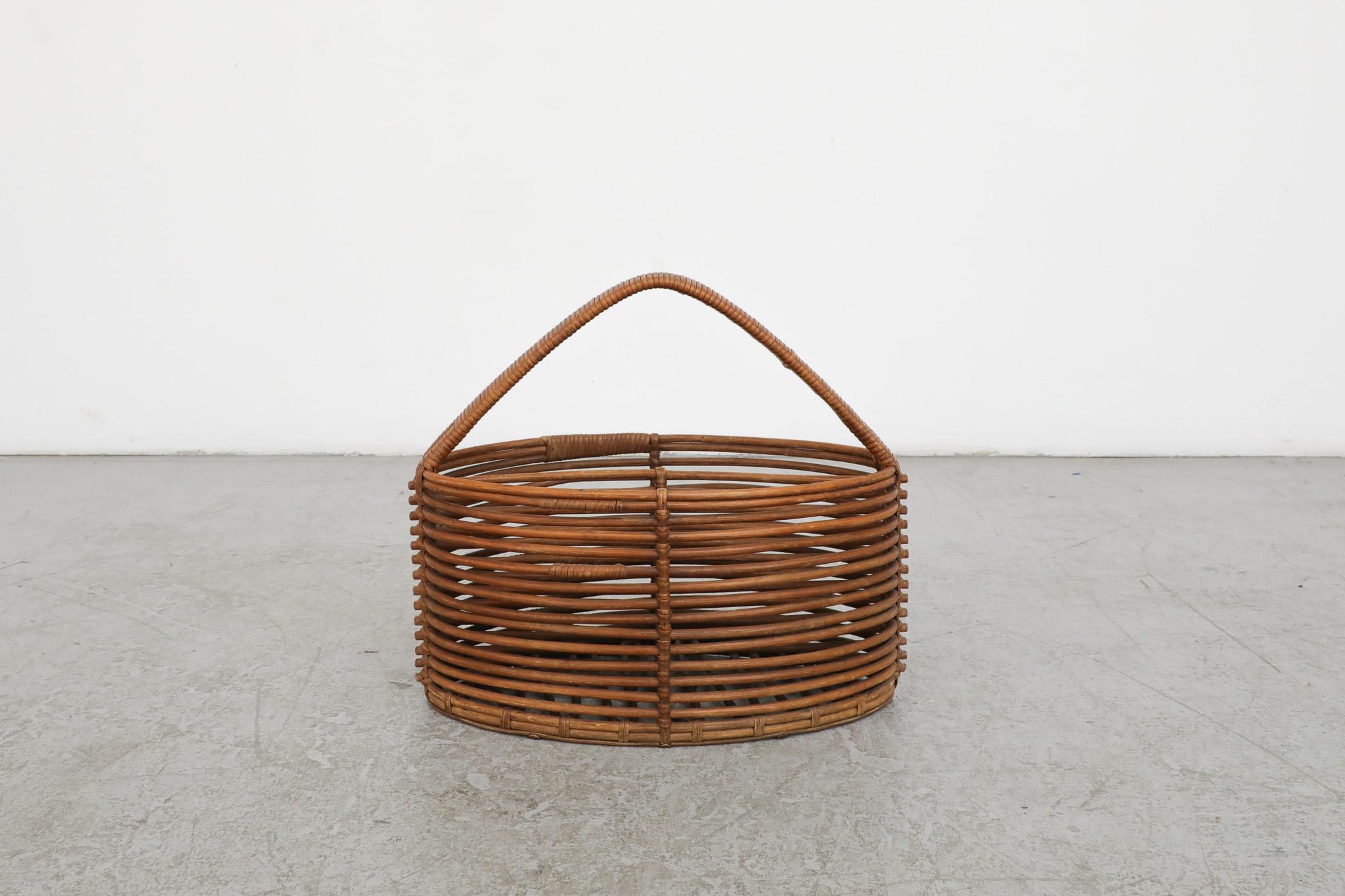 Mid-Century Woven Willow Basket or Magazine Rack For Sale 2