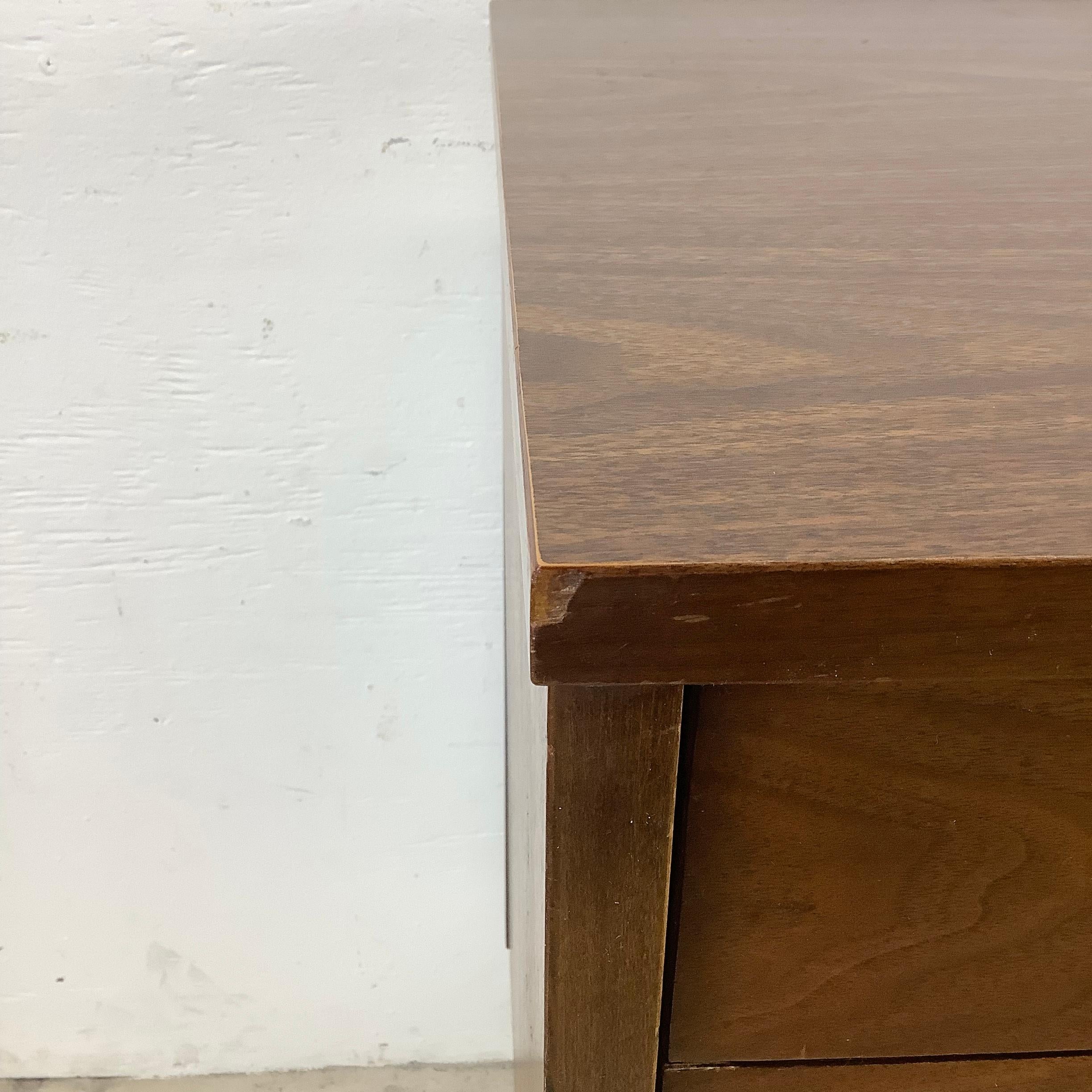 Mid-Century Writing Desk by Basset For Sale 5