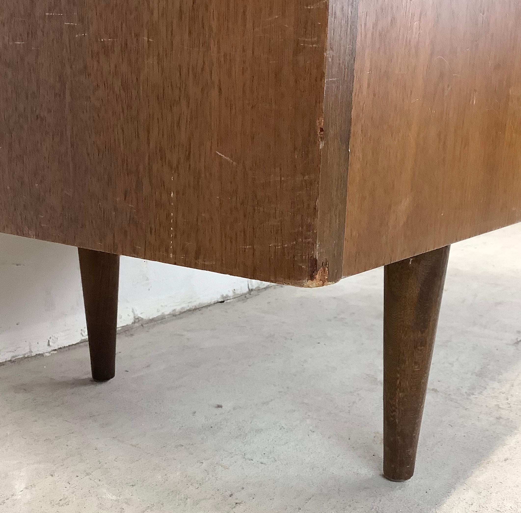 Mid-Century Writing Desk by Basset For Sale 11