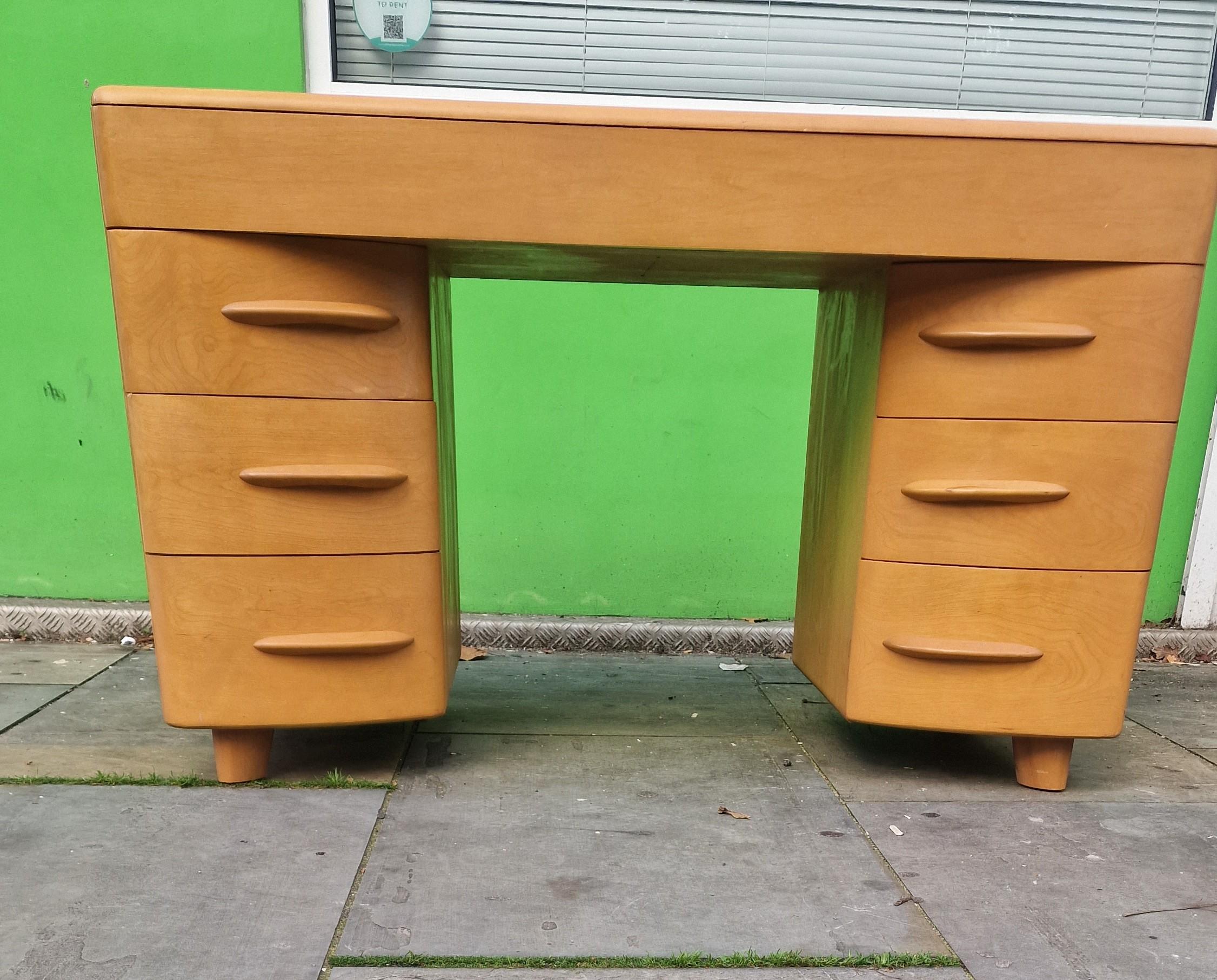 Escritorio Mid Century de Heywood & Wakefield siglo XX