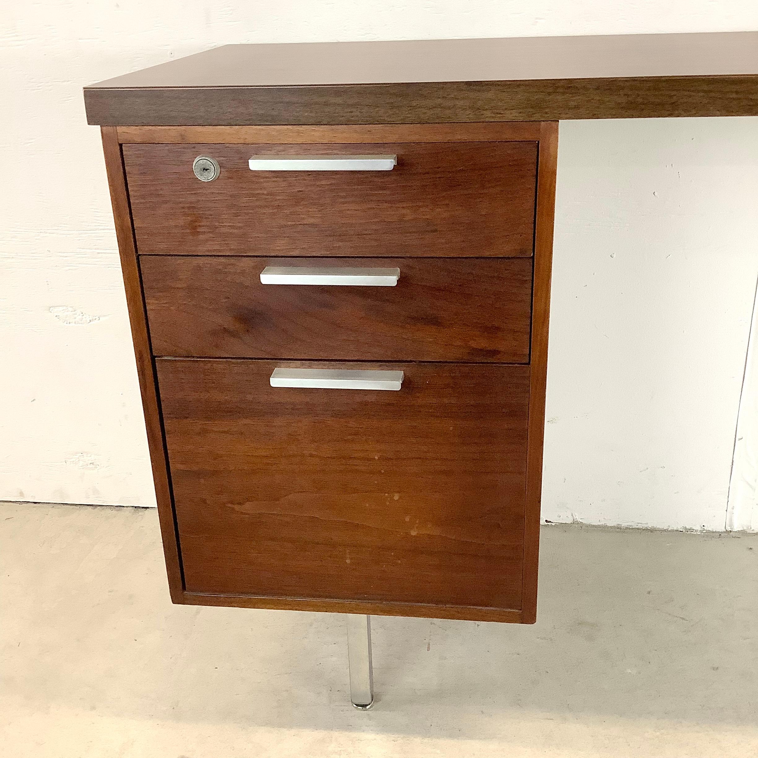 Mid-Century Writing Desk with Filing Drawer In Good Condition In Trenton, NJ