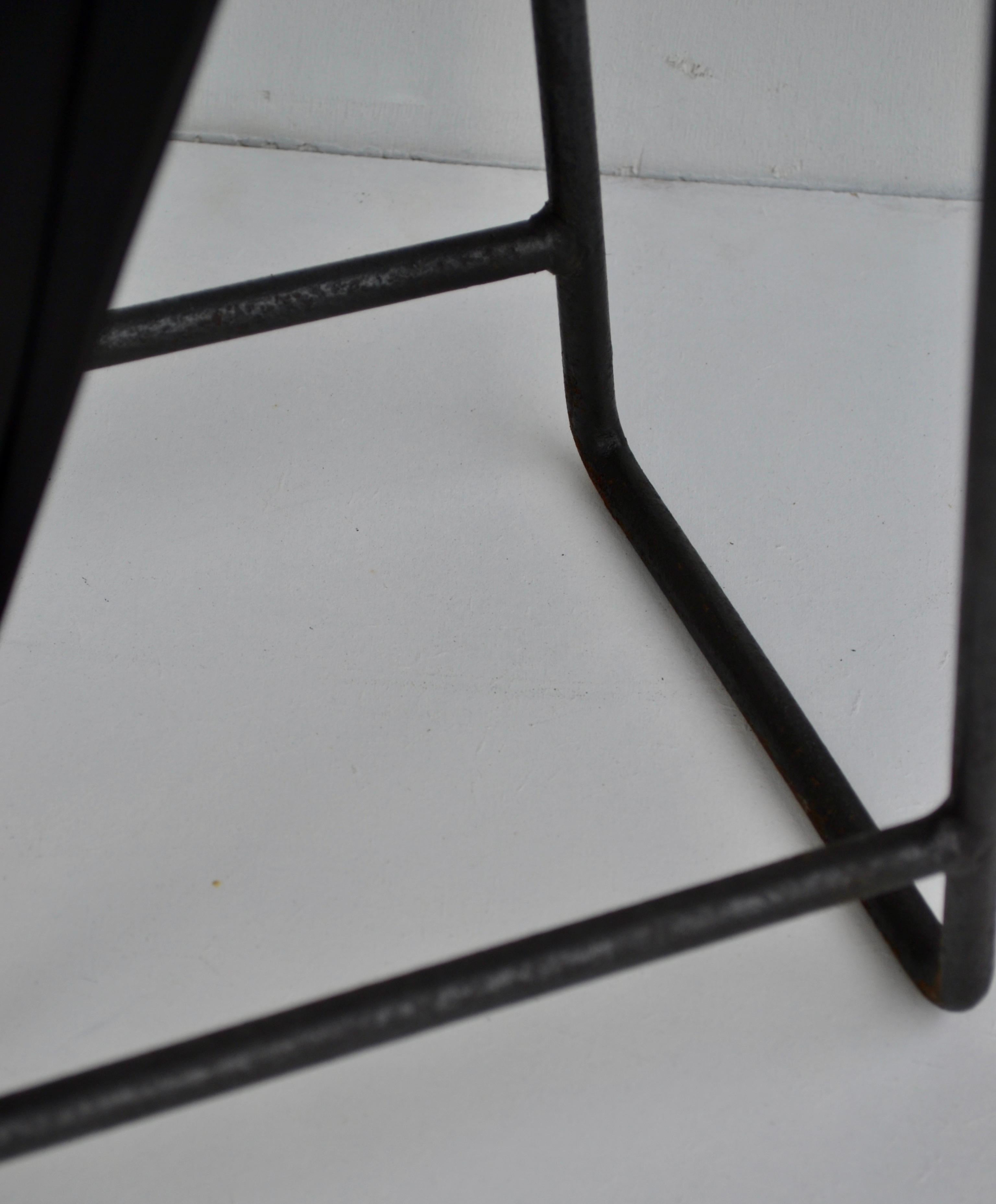 Mid-Century Modern Mid-Century Wrought Iron and Brass Umbrella Stand, France, 1950s en vente