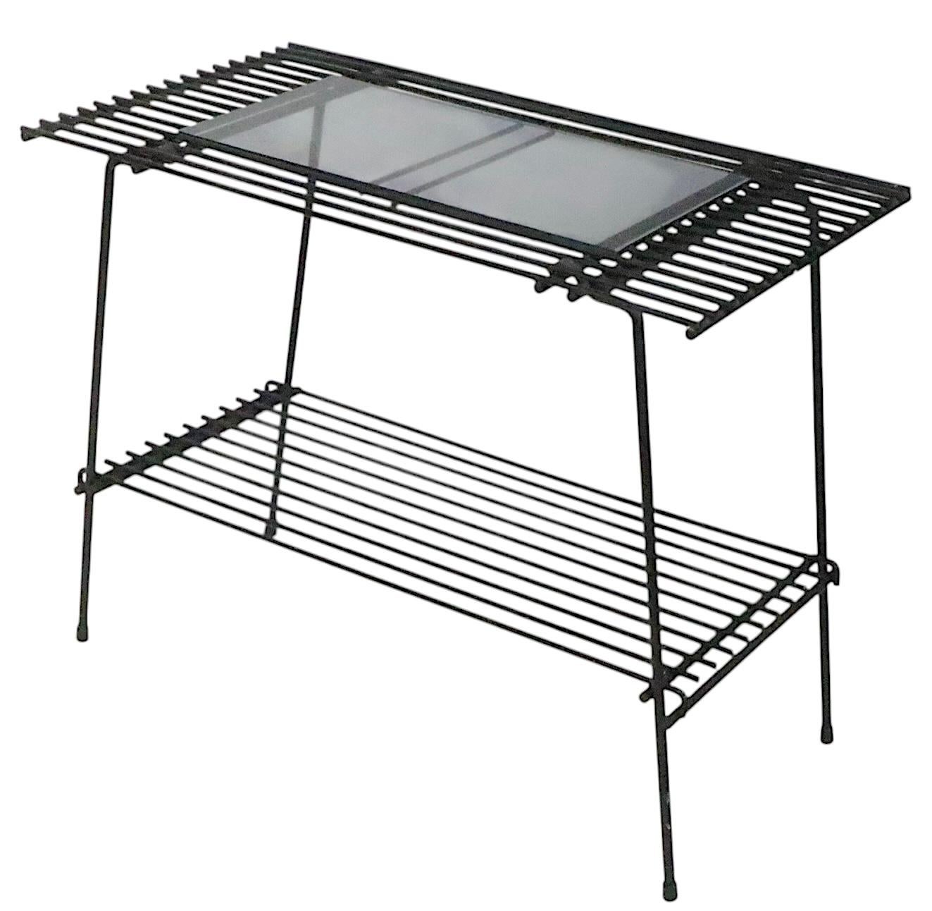 Américain Table d'appoint en verre et fer forgé du milieu du siècle Support pour plantes en vente