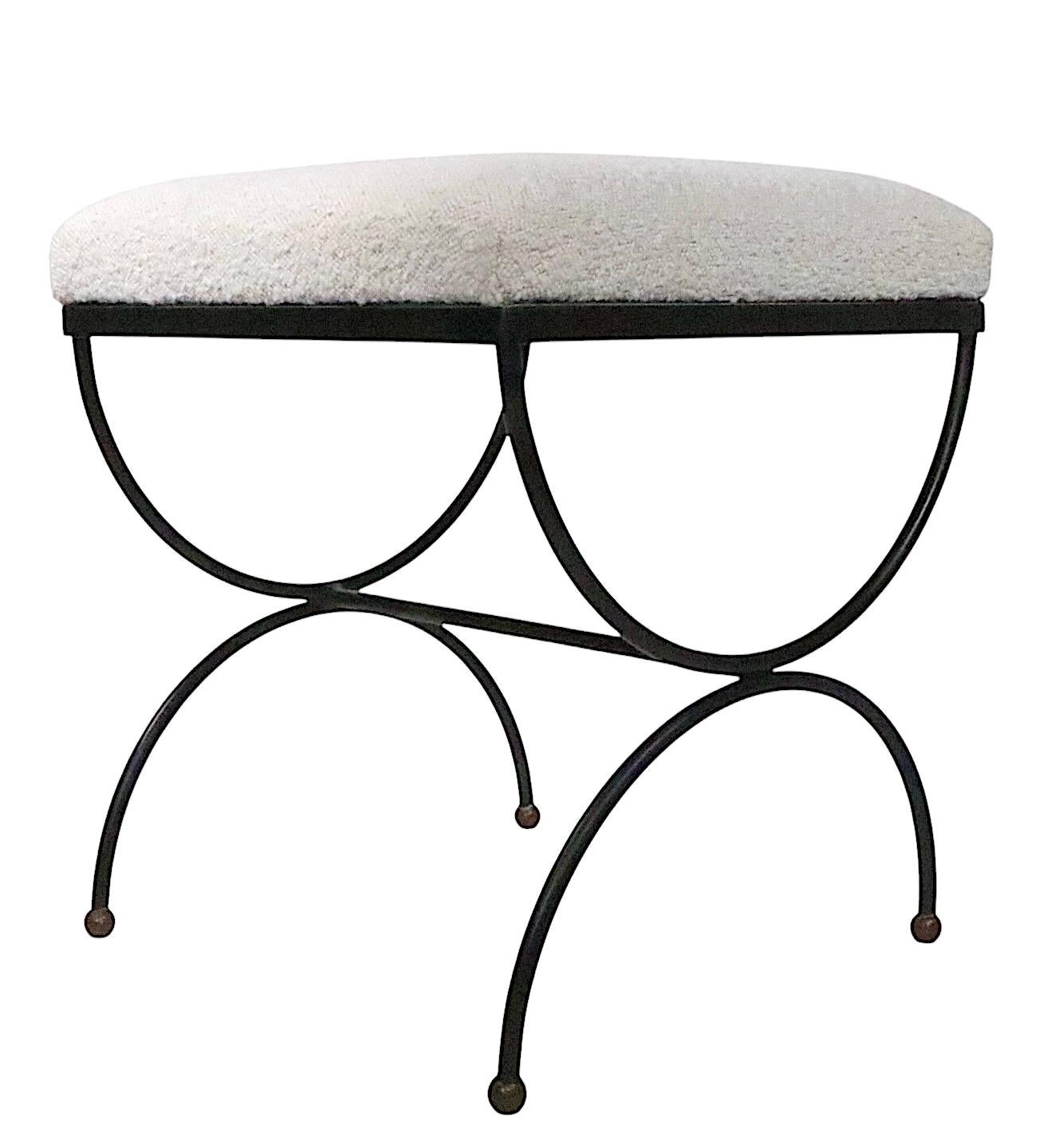 Tabouret de banc en fer forgé, laiton et bouclette d'après Strapontin, vers 1950/60 en vente 1