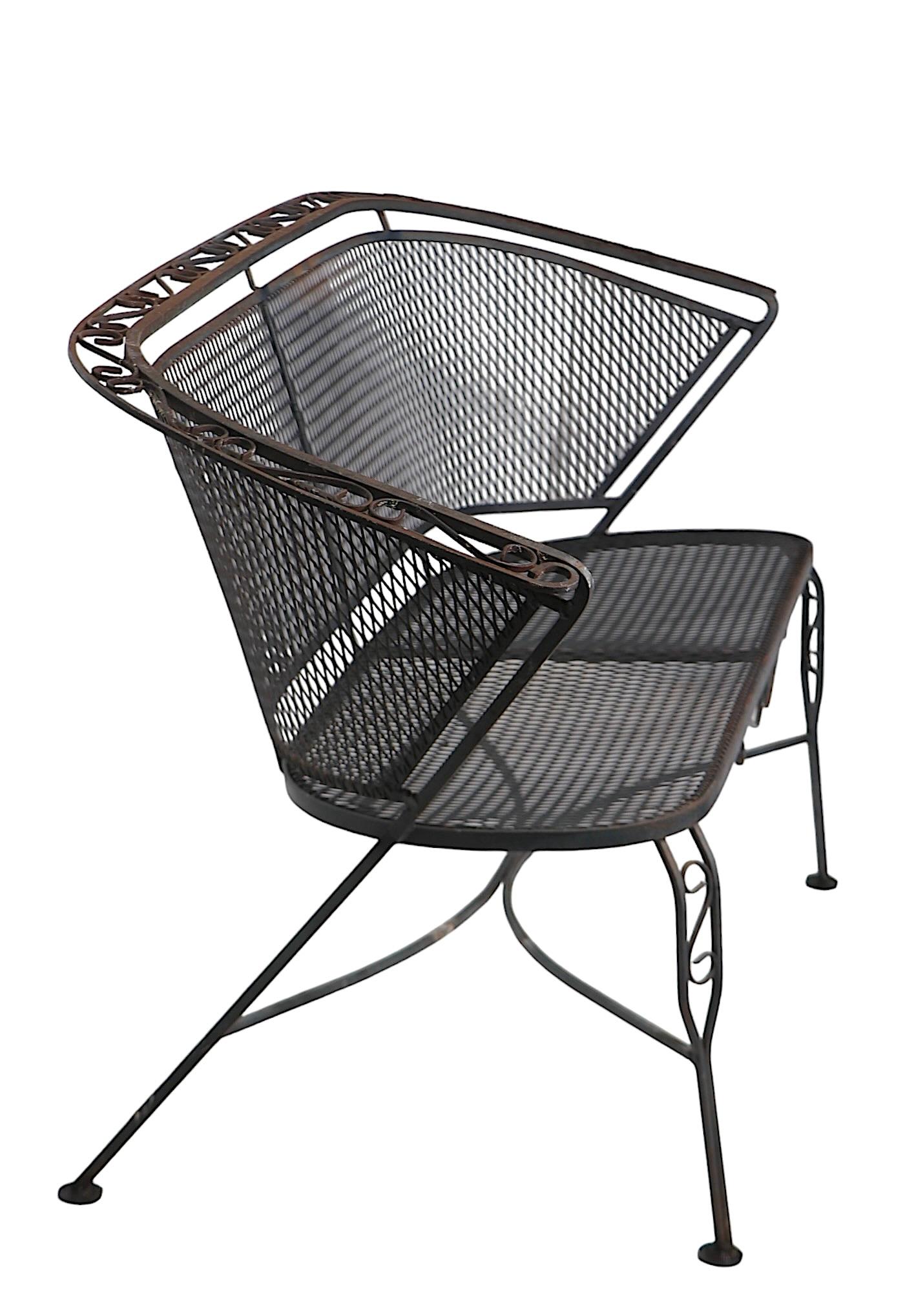 20ième siècle Fer forgé Mid Century Garden Patio Poolside  Settee de Woodard en vente