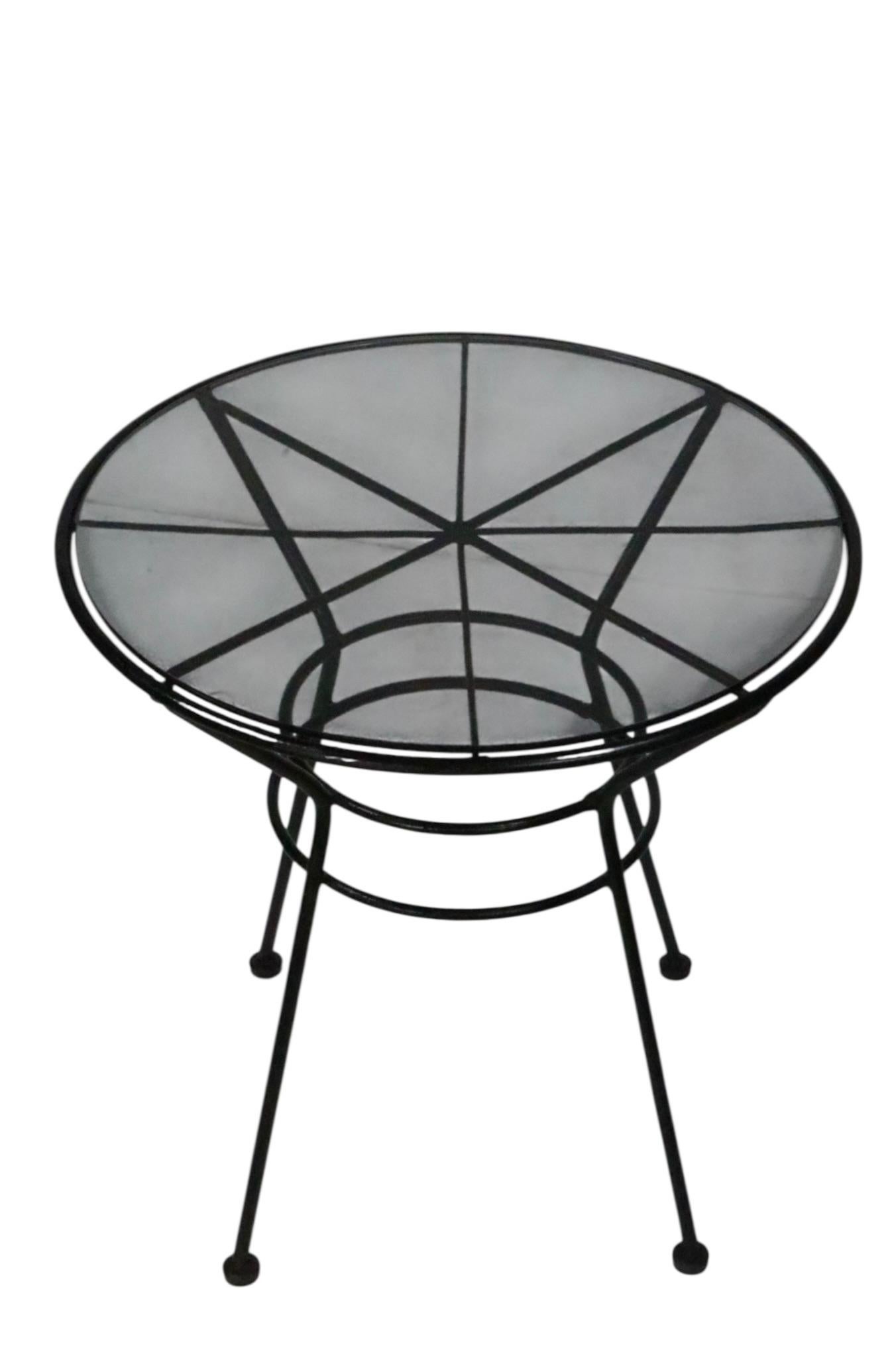 Table d'appoint en fer forgé du milieu du siècle pour le jardin, le patio et la piscine en vente 12