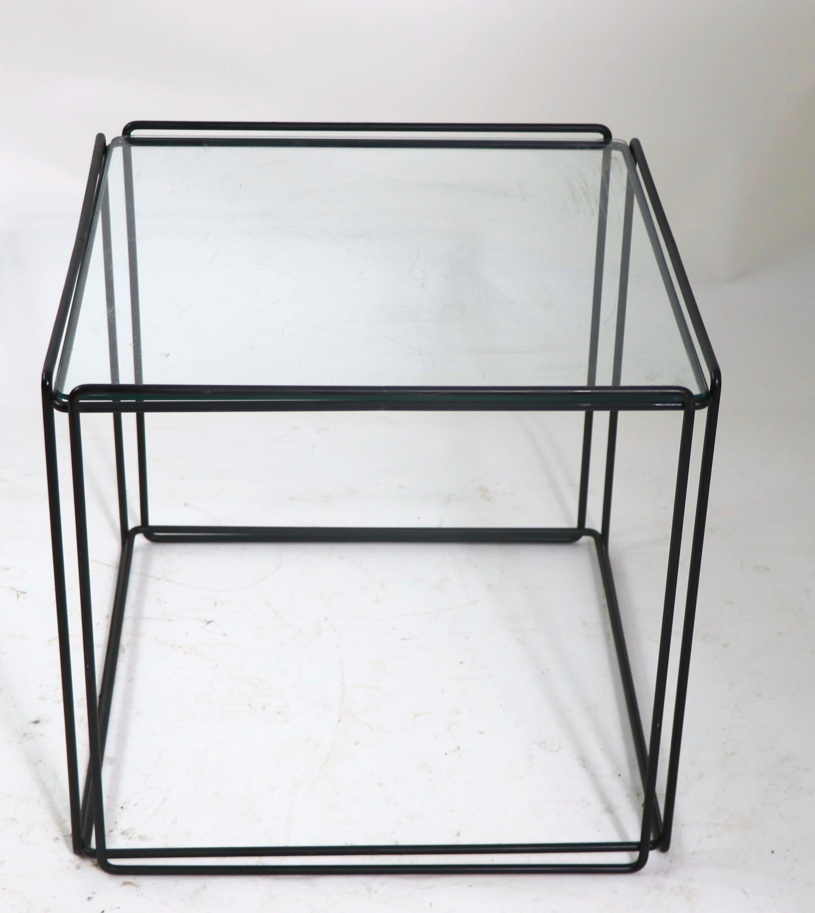 Classic Isosceles wrought iron and glass cube form end table designed by Max Suaze for Attro. This example is in very good, original condition, showing only light cosmetic wear, normal and consistent with age.
