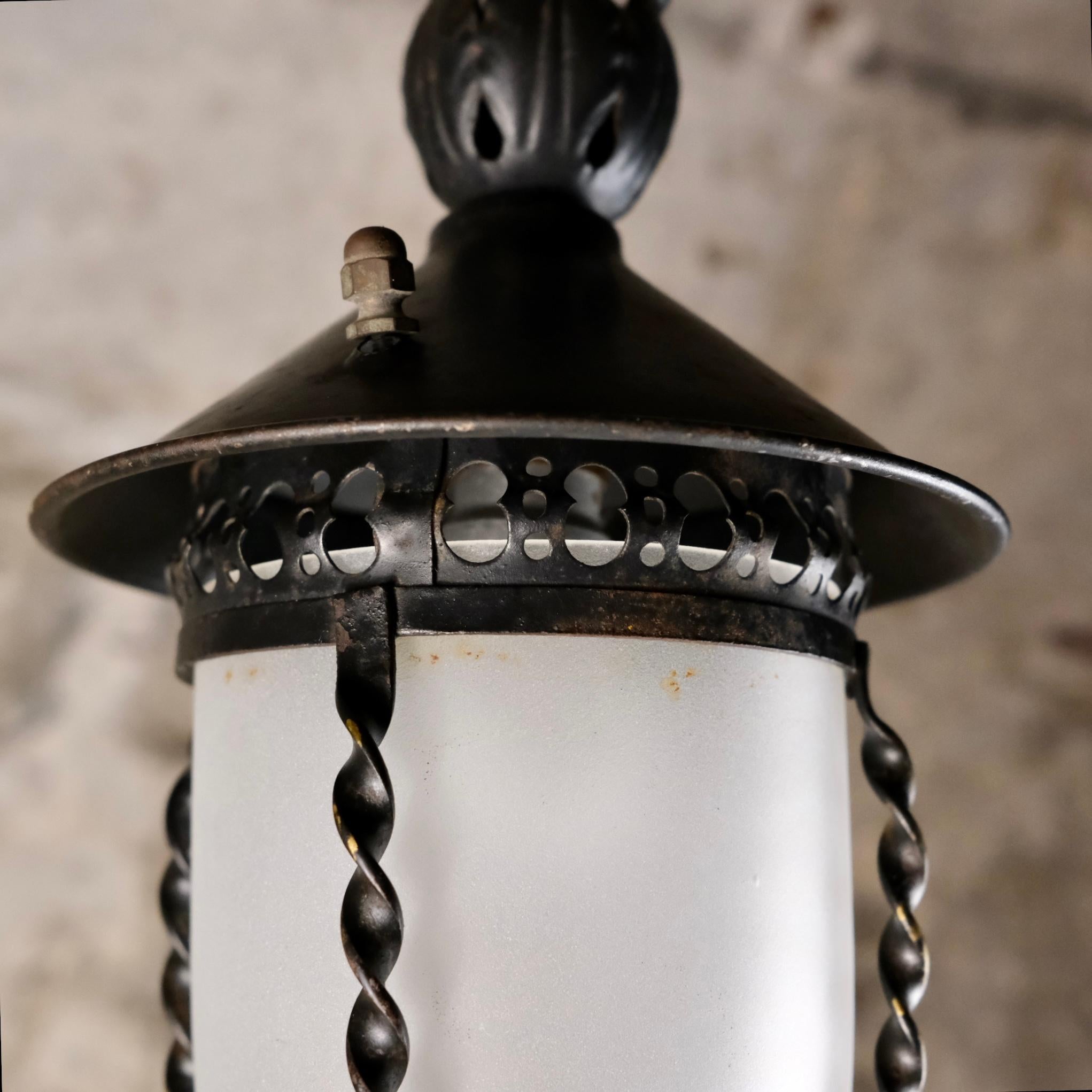 Farol de hierro forjado de mediados de siglo, Francia, años 50 en venta 3