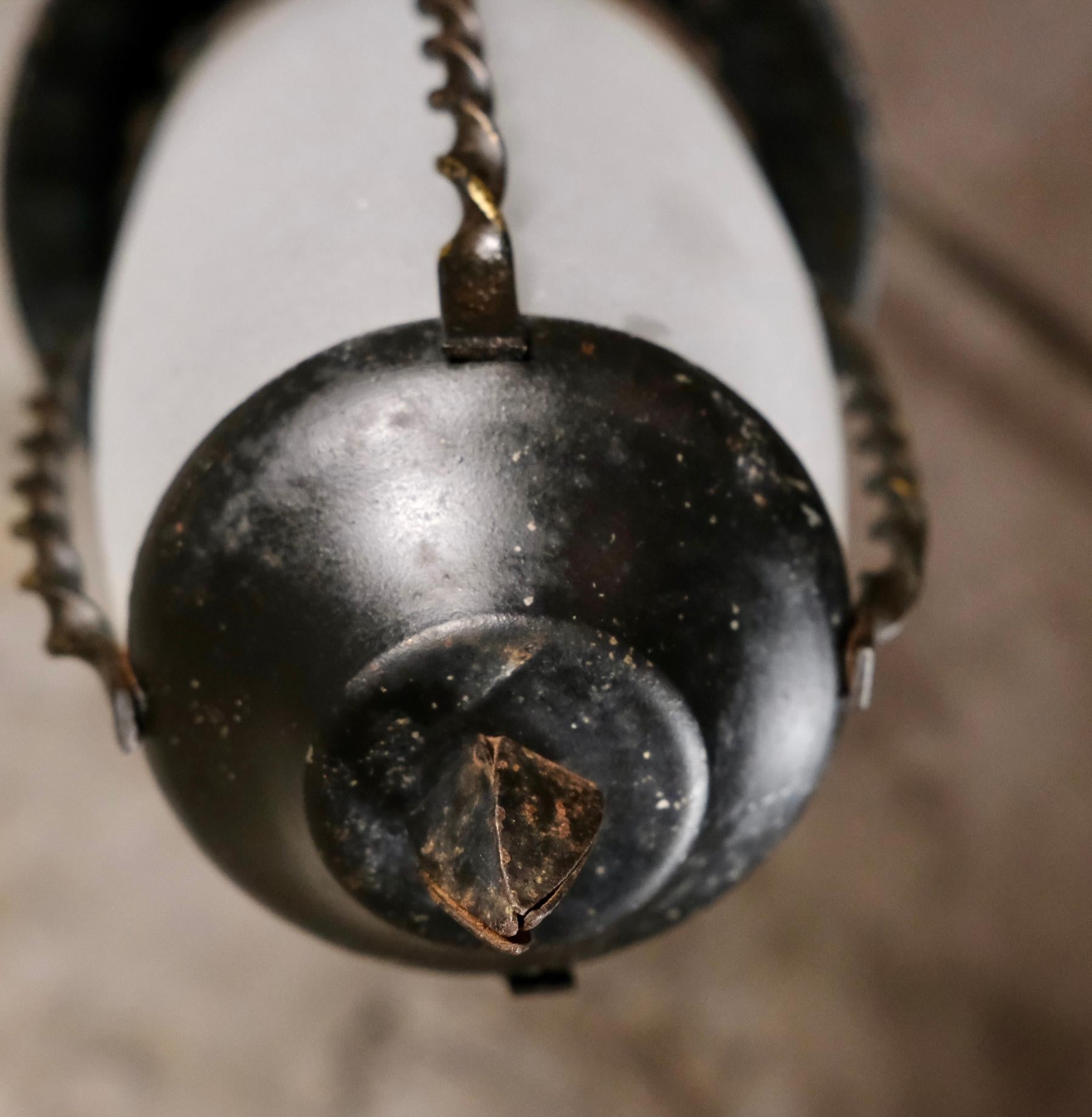 Farol de hierro forjado de mediados de siglo, Francia, años 50 en venta 6