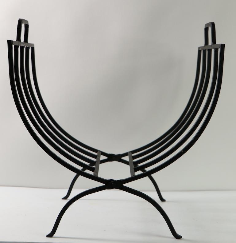 Mid Century Wrought Iron Log Holder In Excellent Condition In New York, NY