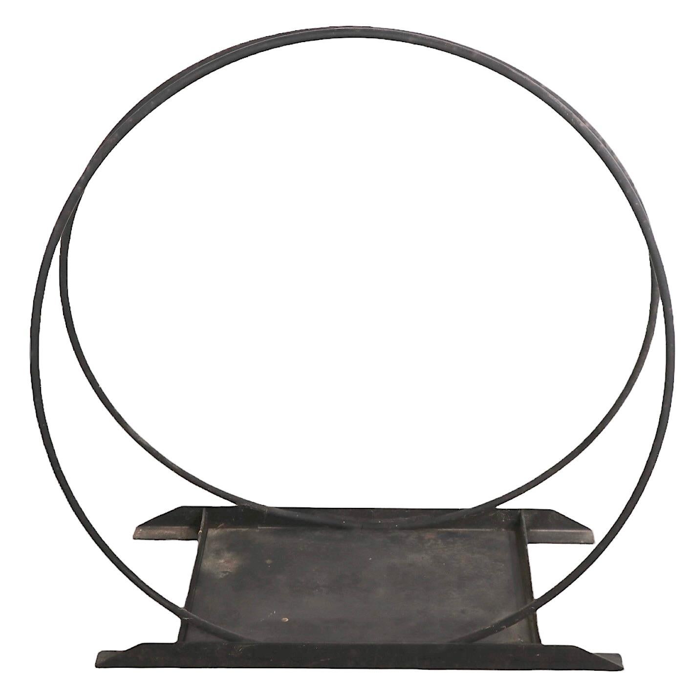 Mid Century Wrought Iron Log Holder In Good Condition For Sale In New York, NY