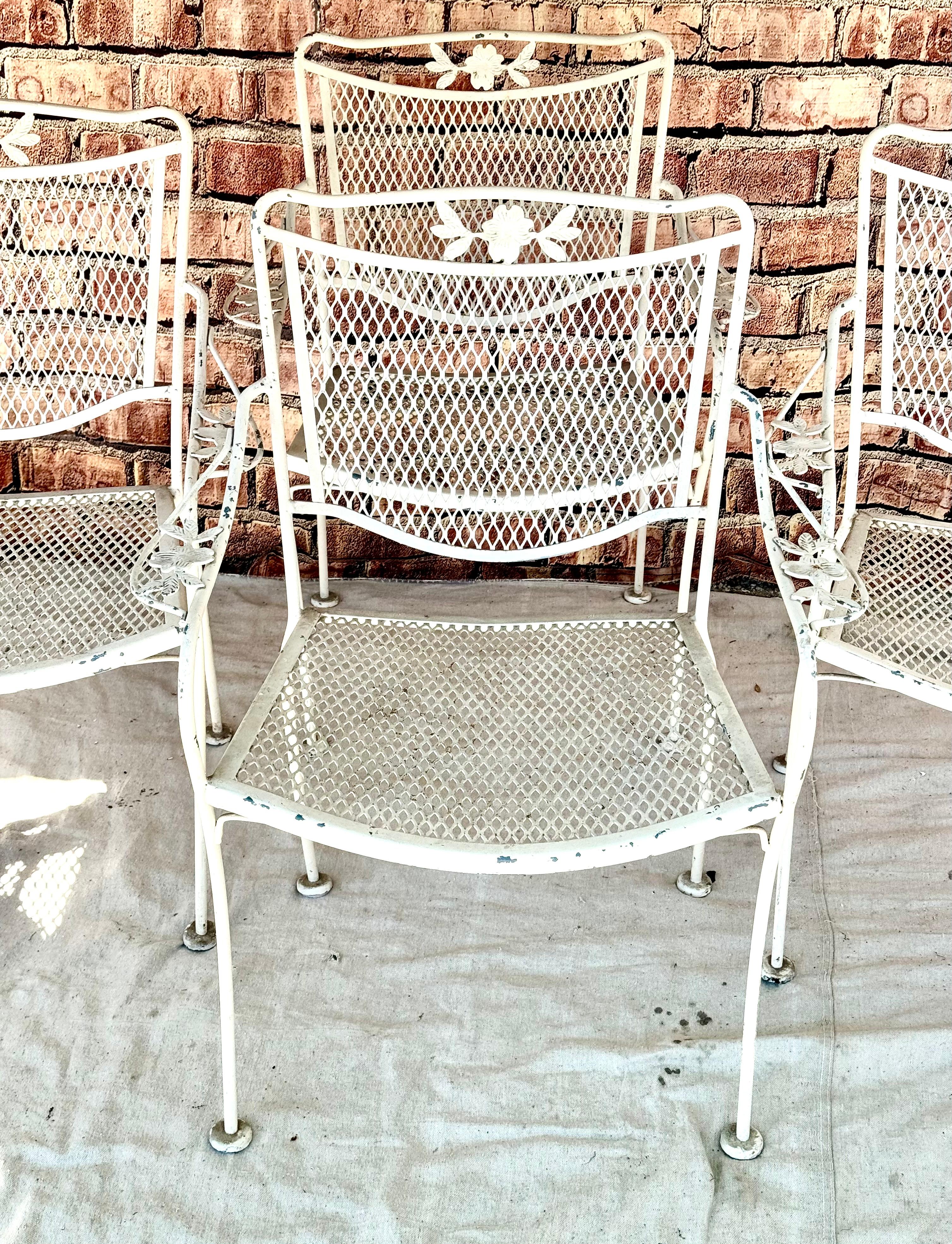 Mid-Century Wrought Iron Patio Table And Four Chairs For Sale 5