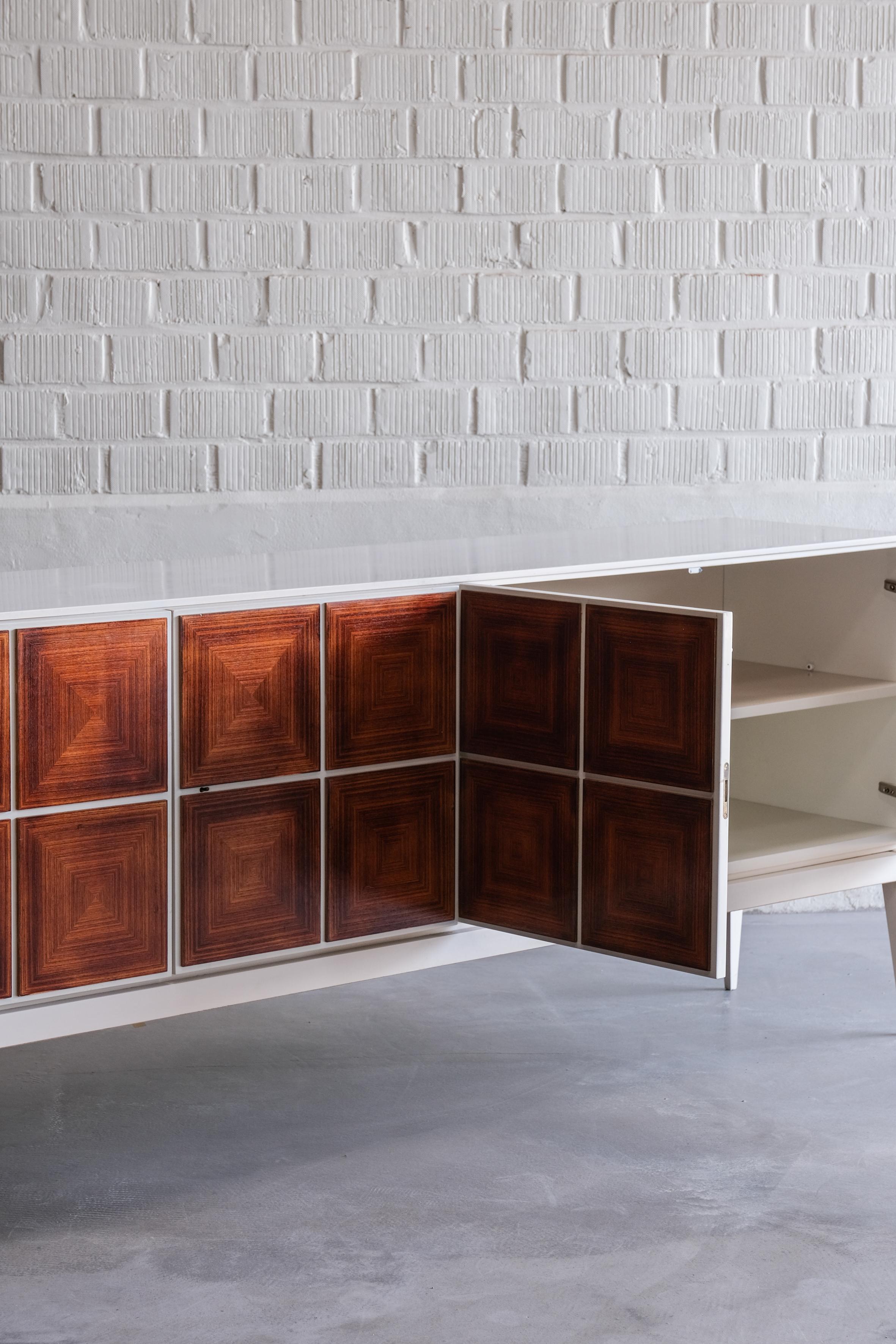 Credenza XL di metà secolo di Musterring Germania anni '60 in legno in vendita 5