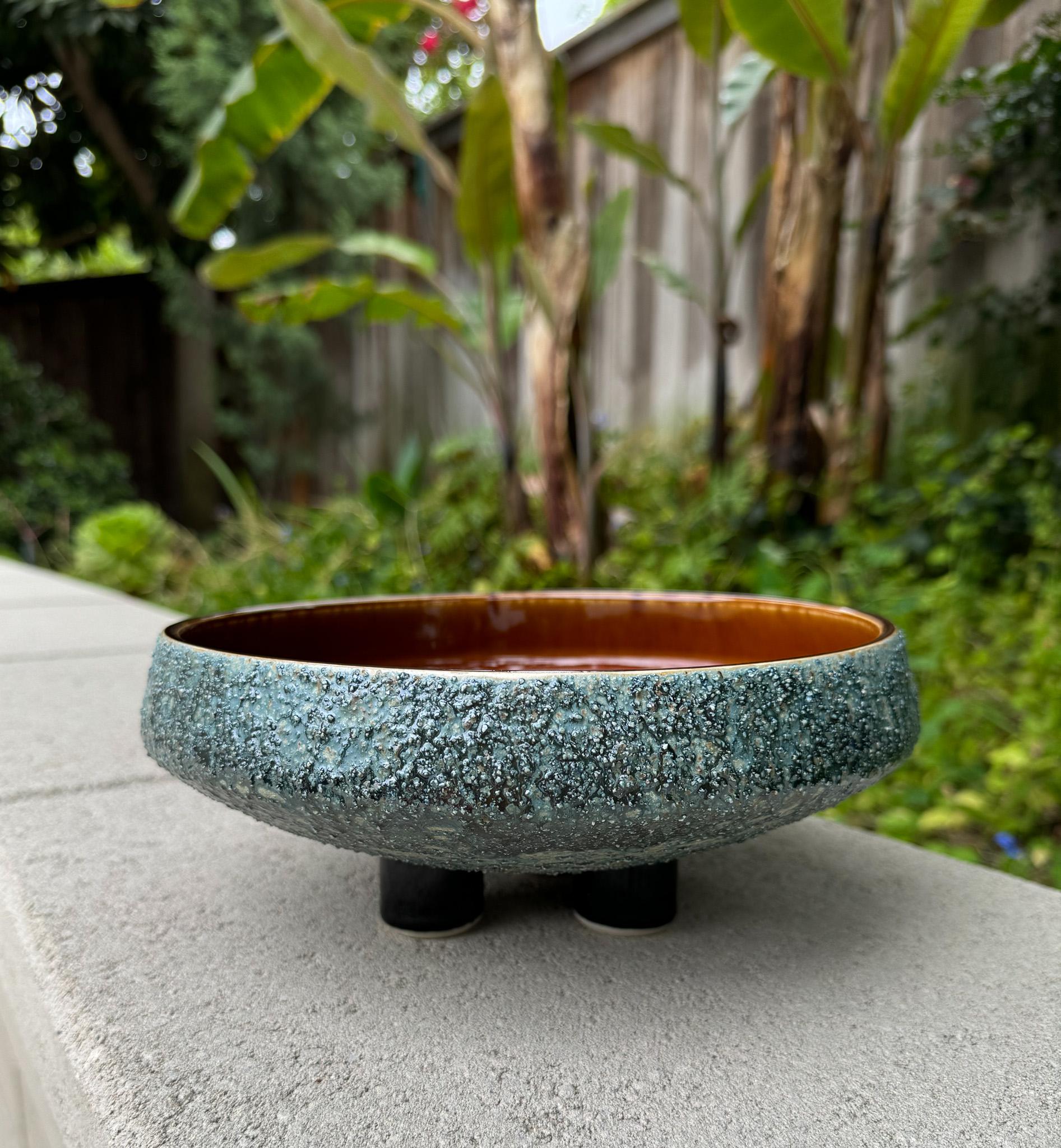 Fioriera Ikebana in ceramica con smalto lavico Yamasan di metà secolo, Giappone, 1960 ca. in vendita 5