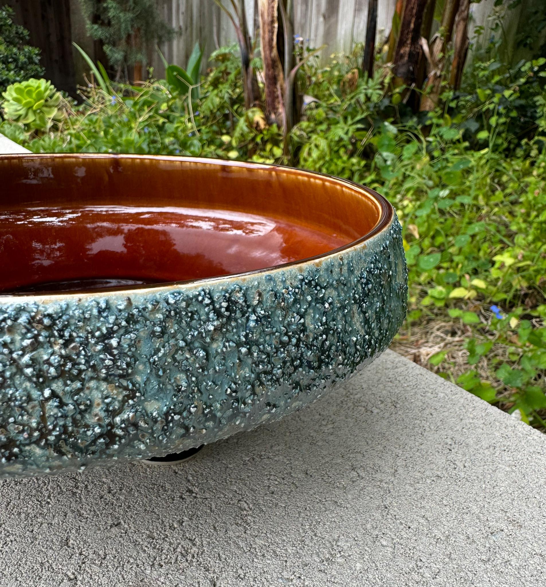 Ceramica Fioriera Ikebana in ceramica con smalto lavico Yamasan di metà secolo, Giappone, 1960 ca. in vendita