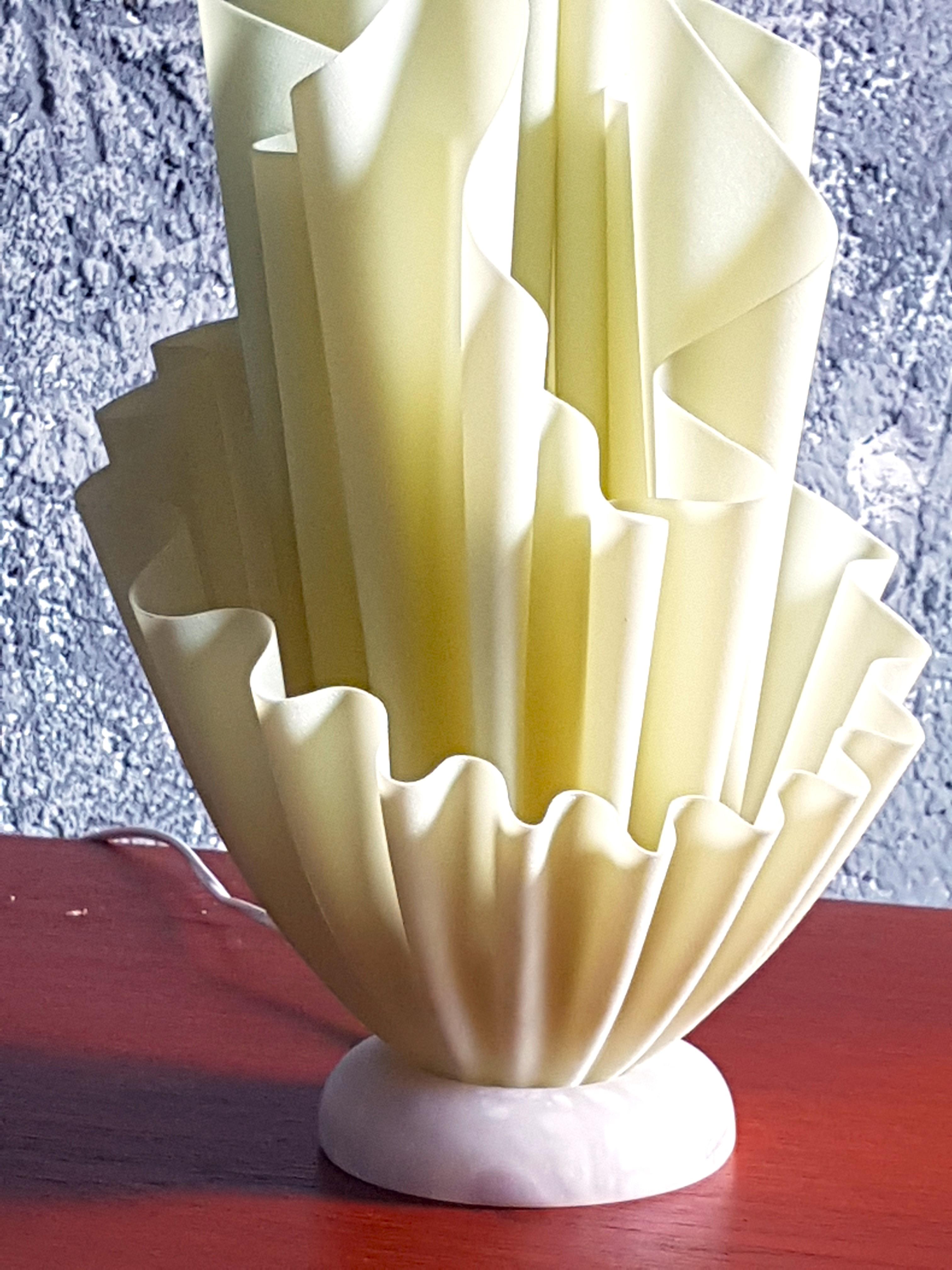 Mid-Century yellow Corolle Lamp by Georgia Jacob, France 1970s For Sale 3