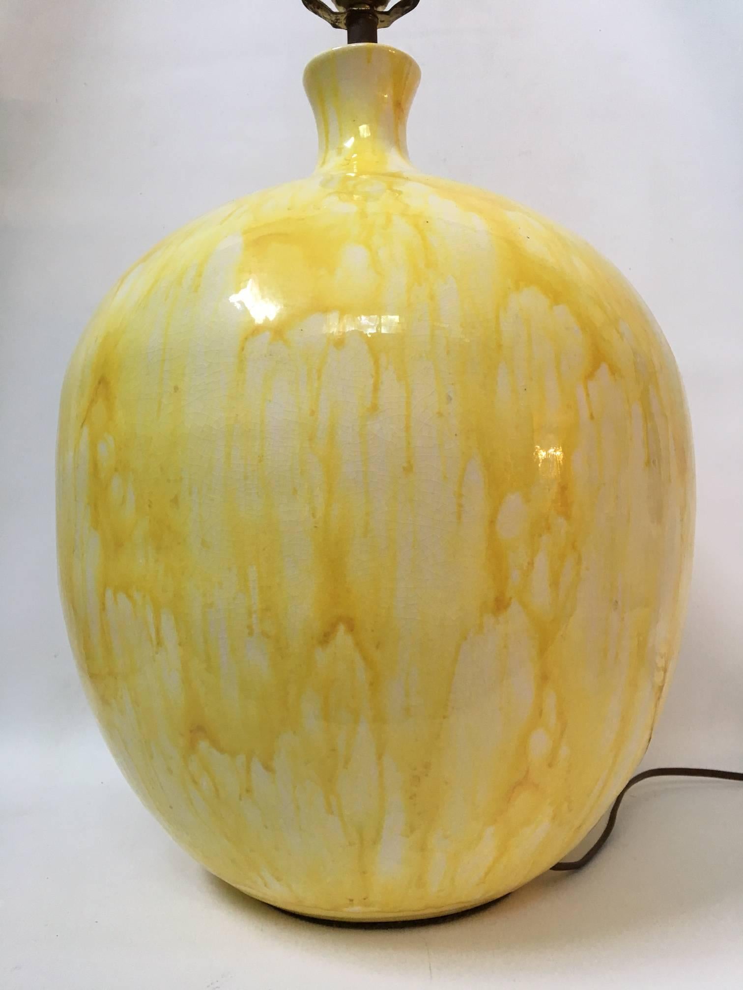 Midcentury Yellow Drip Glaze Bulbous Table Lamp In Excellent Condition In Jacksonville, FL