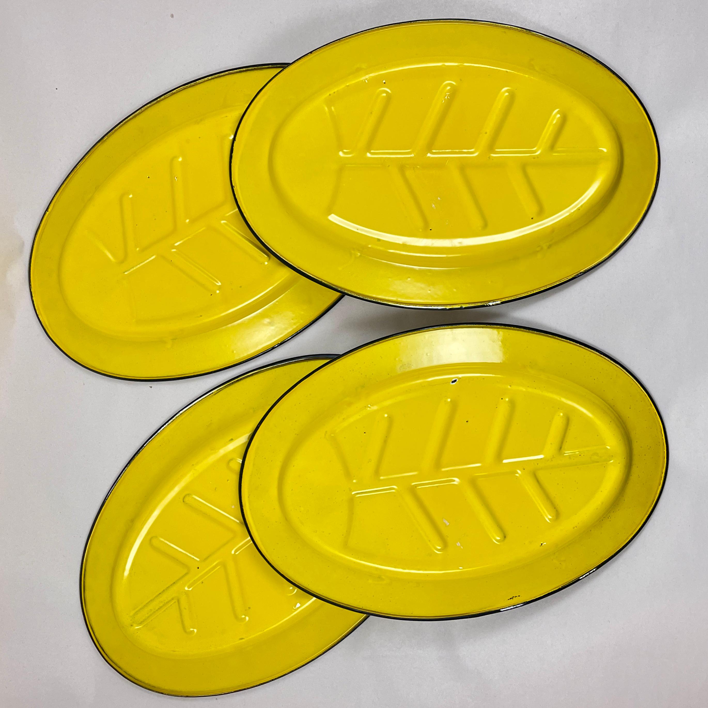 Assiettes à steak en acier émaillé jaune du milieu du siècle dernier, lot de 4 en vente 4