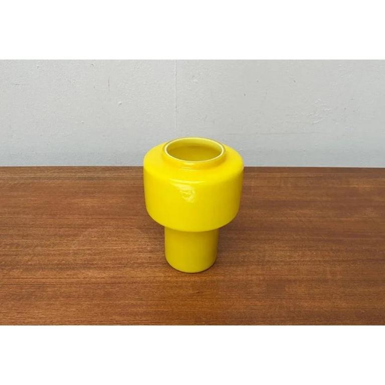 Lámpara de sobremesa de cristal amarillo de mediados de siglo Model 120 de Uno & Östen Kristiansson, Años 50 en venta 1