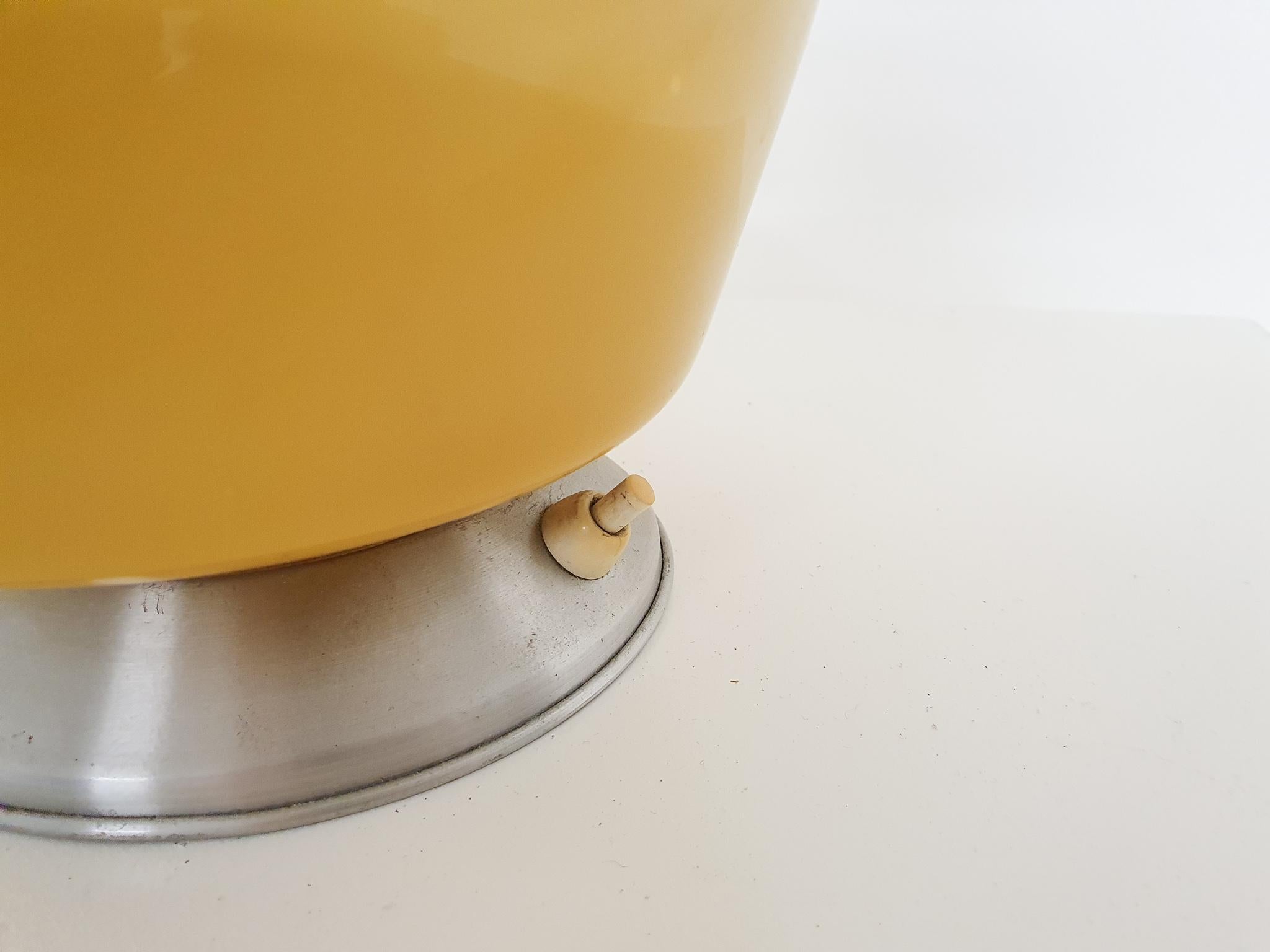 Mid-Century Yellow Glass Table Light, Belgium, 1960's In Good Condition In Amsterdam, NL
