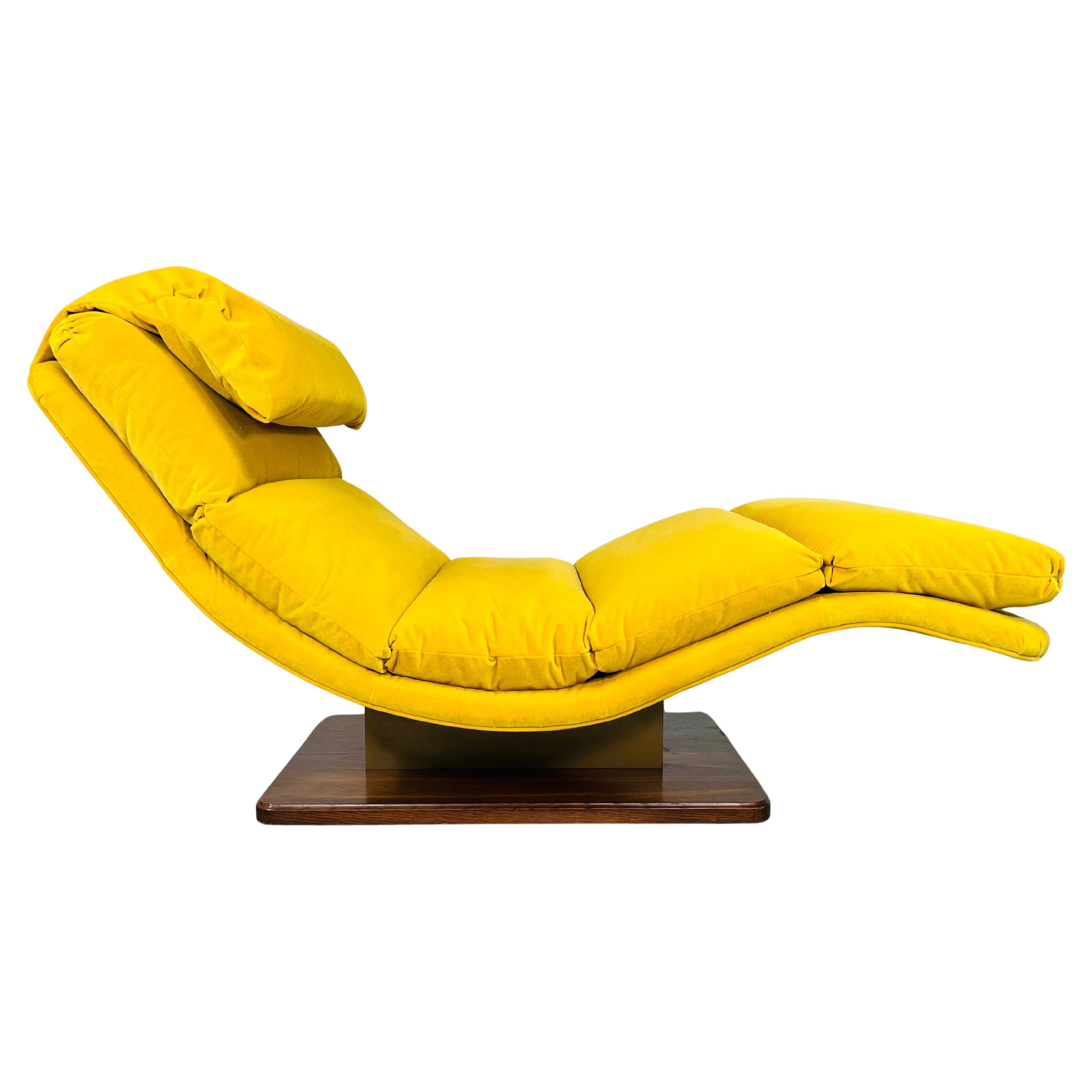 Mid-Century Yellow-Gold Velvet Wave Chaise Lounge By Carson’s 1970s