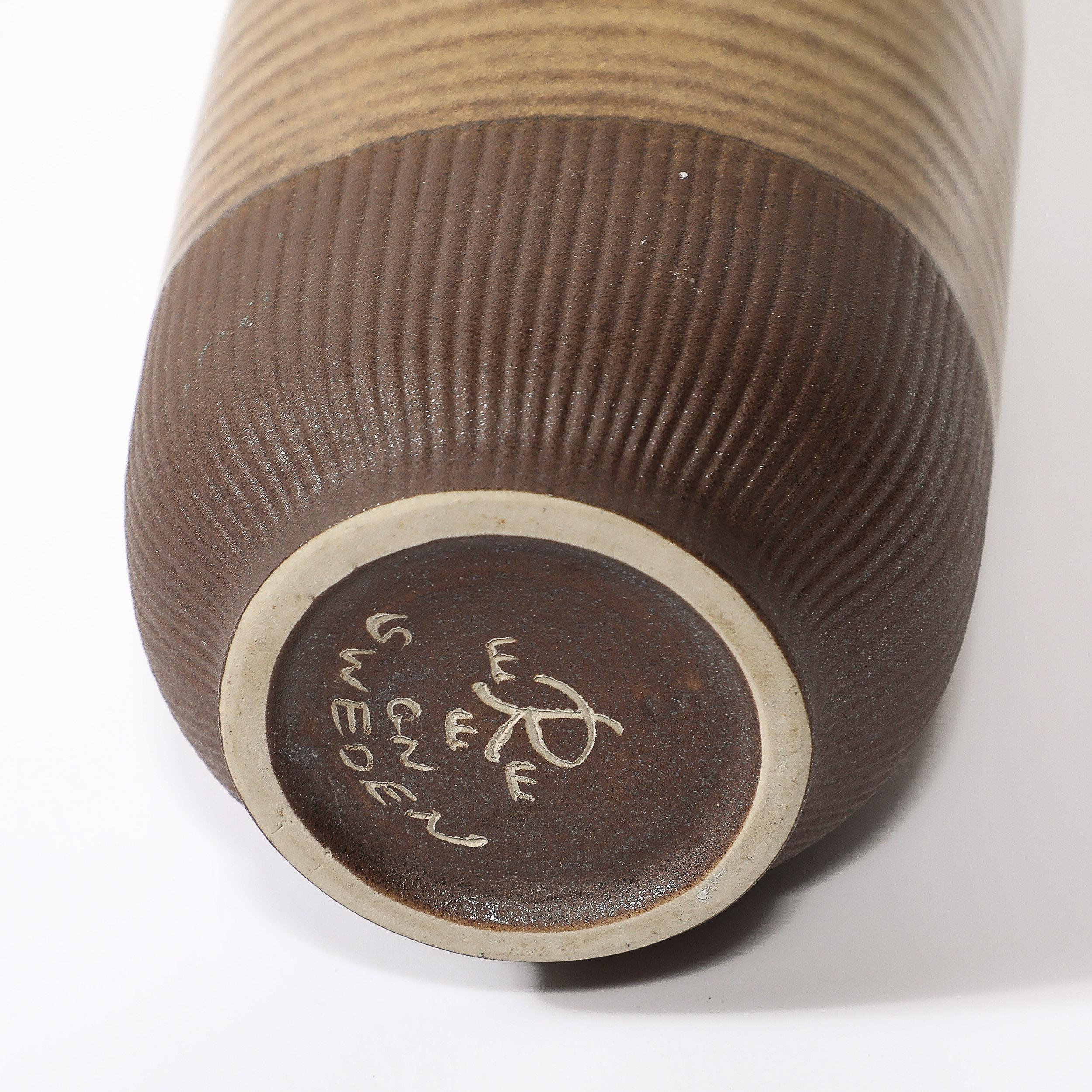 Vaso a righe giallo ocra e umido di metà secolo di Gunnar Nylund per Rörstrand in vendita 5