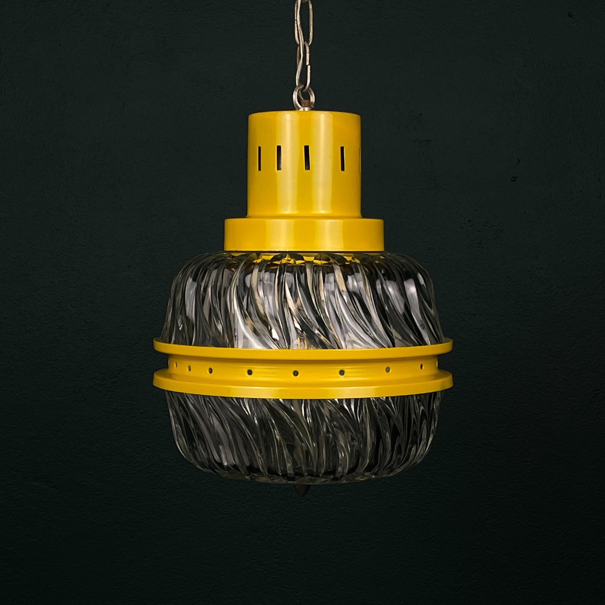 Mid-century yellow pendant lamp, Italy 1960s For Sale 7