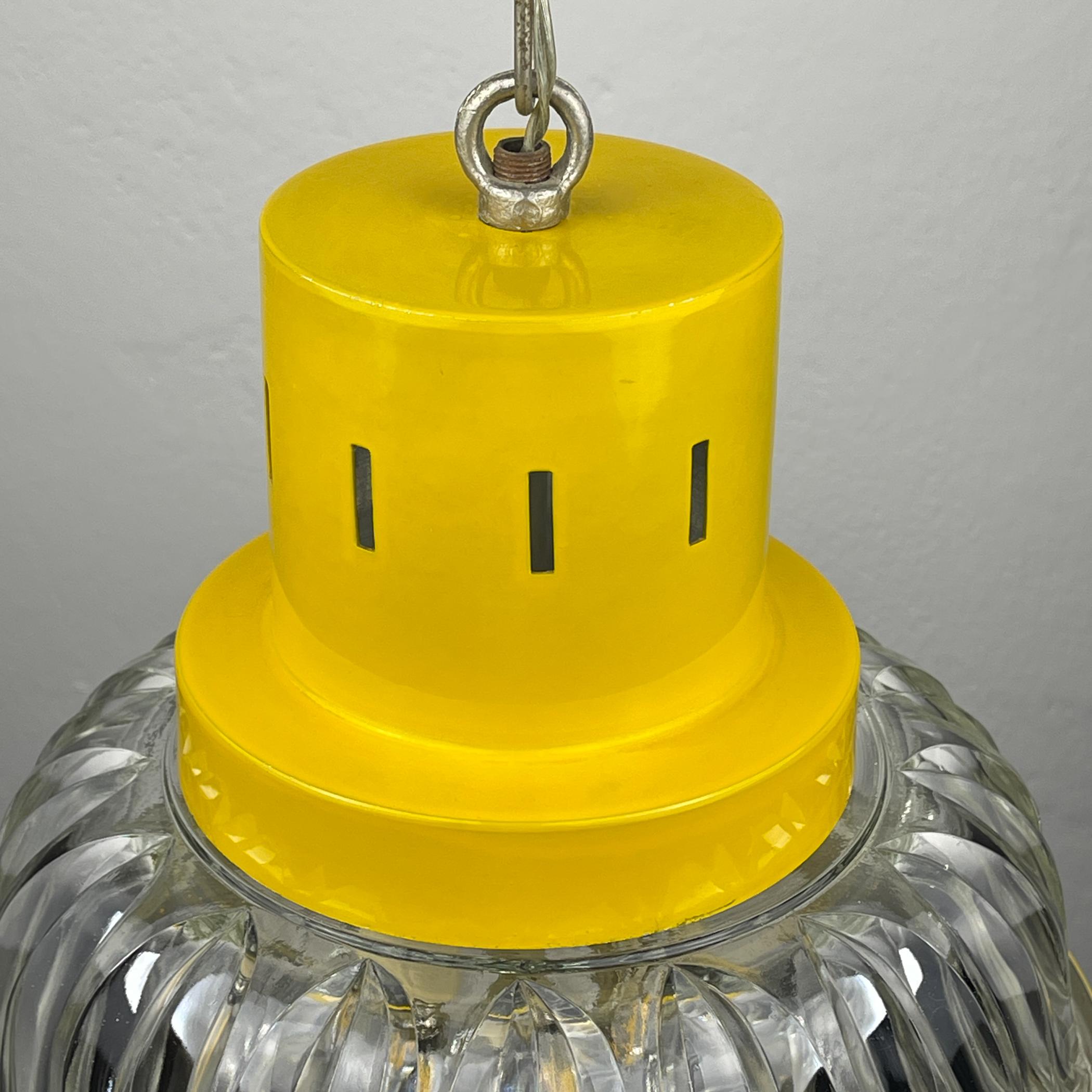 Mid-century yellow pendant lamp, Italy 1960s For Sale 9