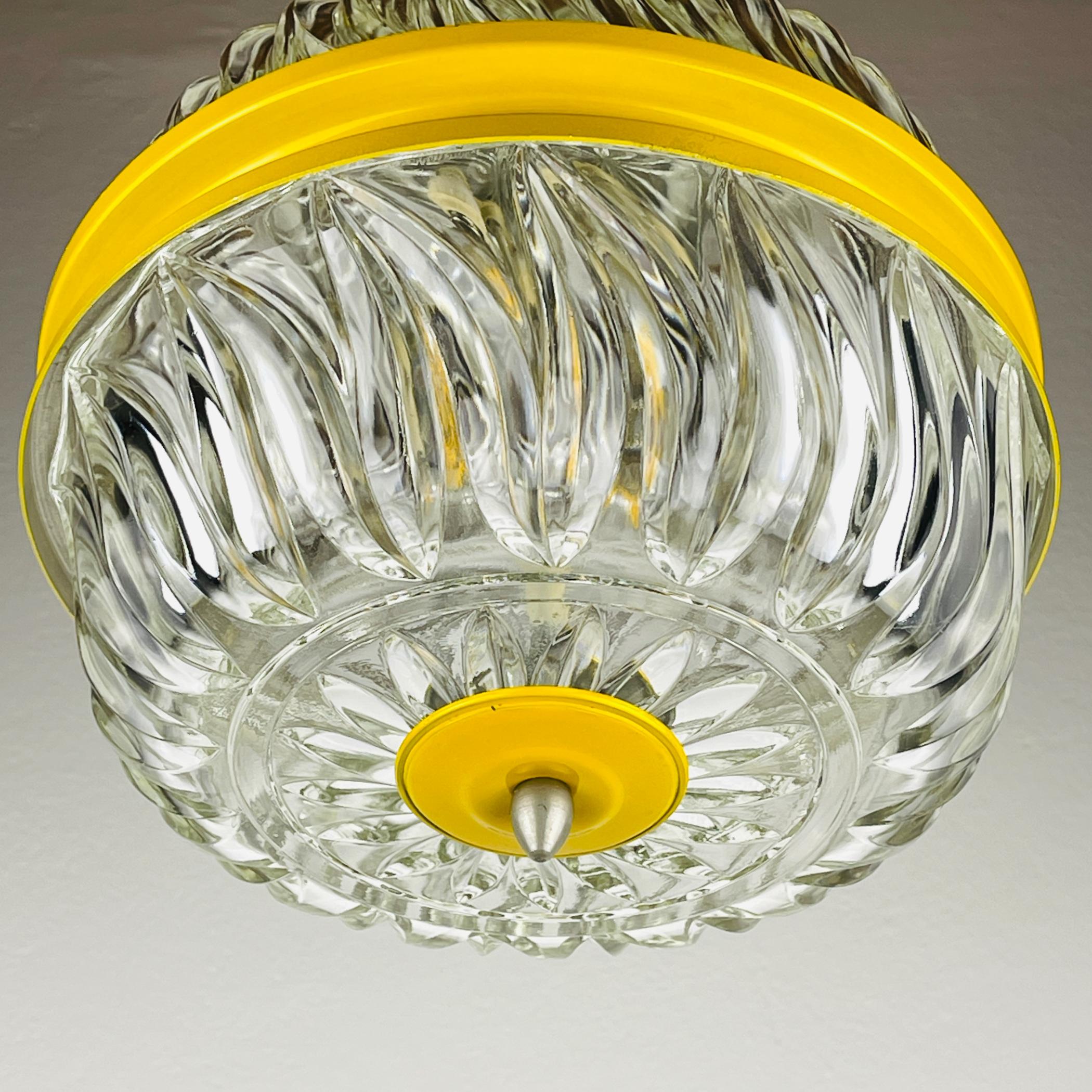 Mid-century yellow pendant lamp, Italy 1960s For Sale 2