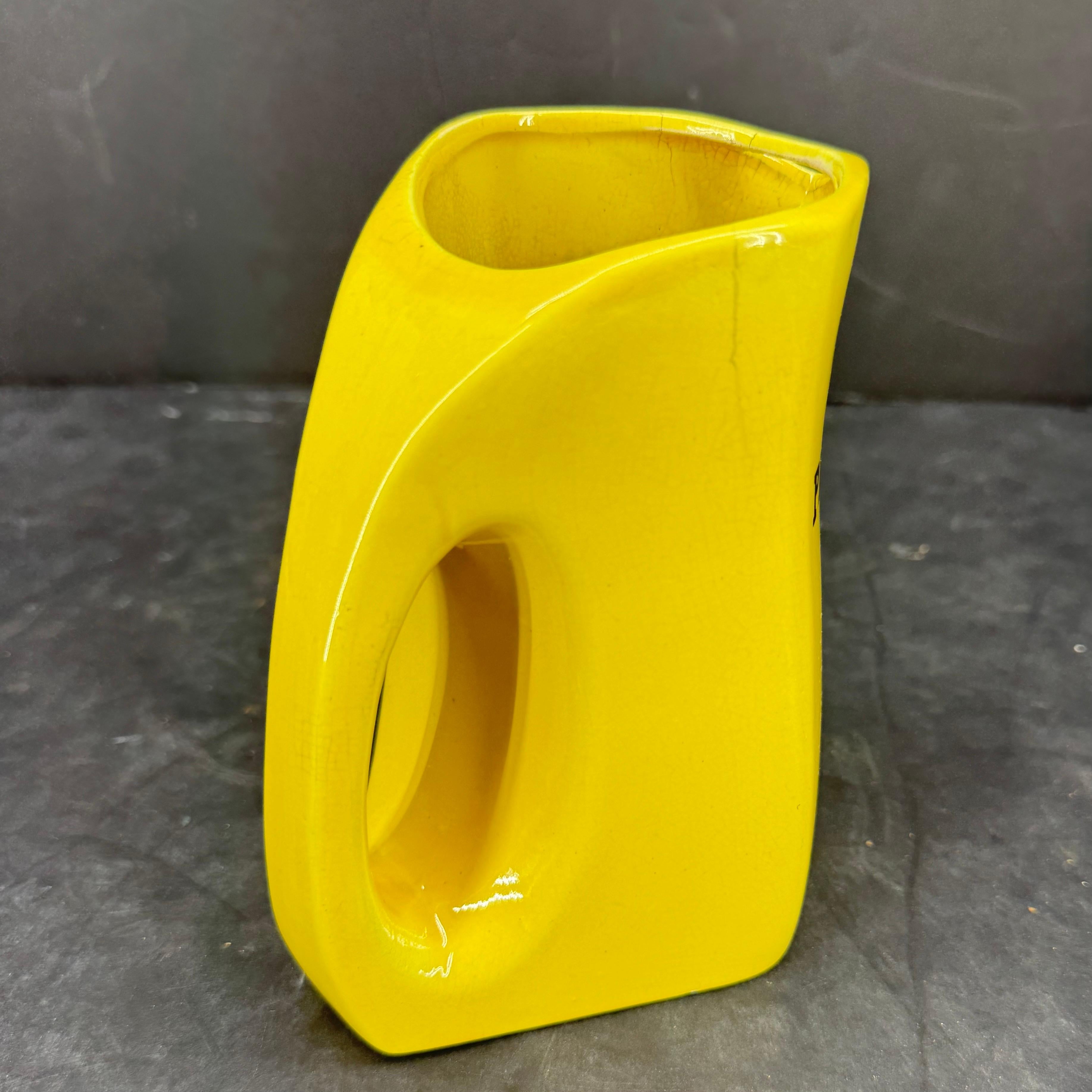 Pichet carafe en céramique jaune Pernod du milieu du siècle dernier en vente 3