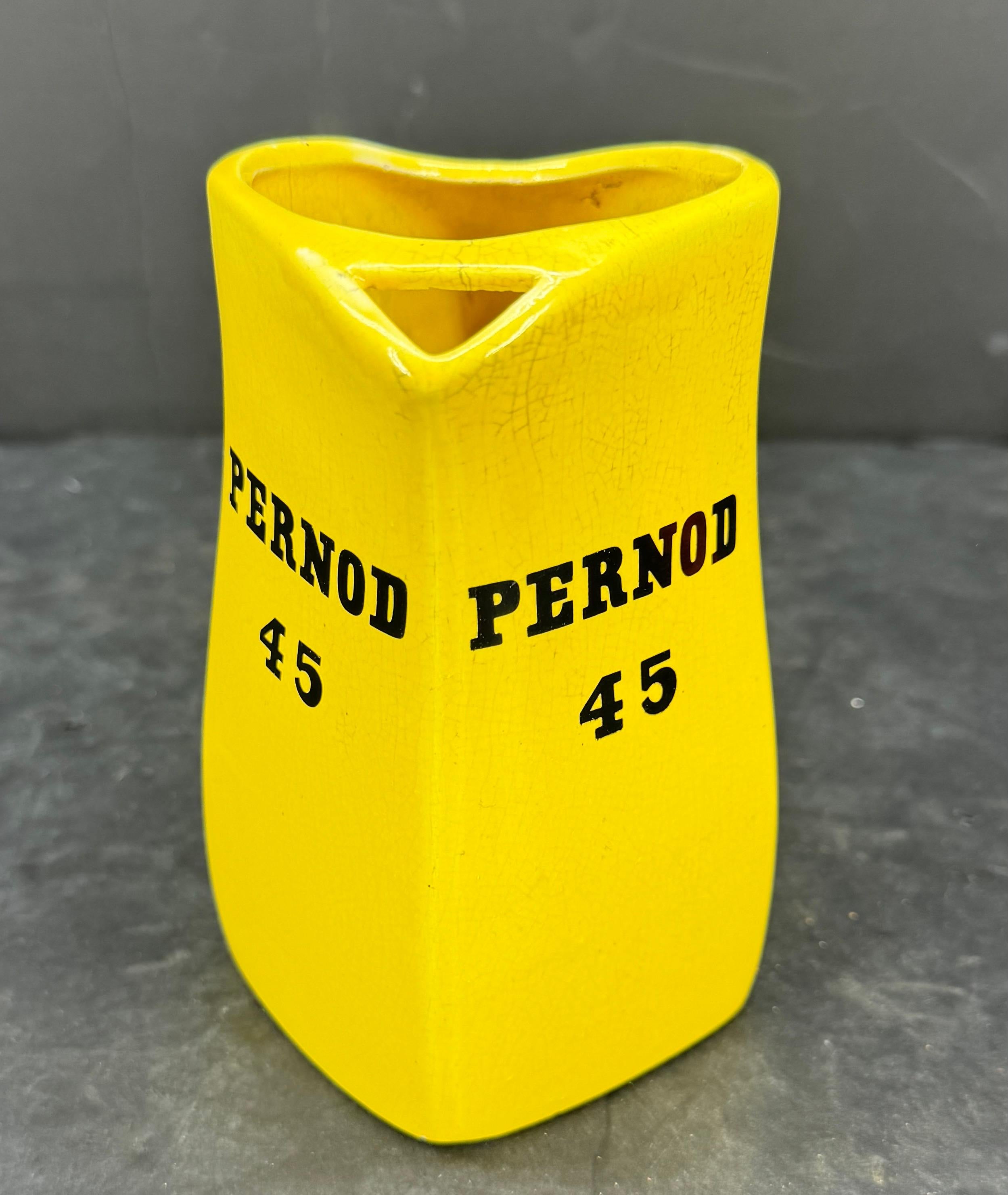 Mid-Century Modern Pichet carafe en céramique jaune Pernod du milieu du siècle dernier en vente