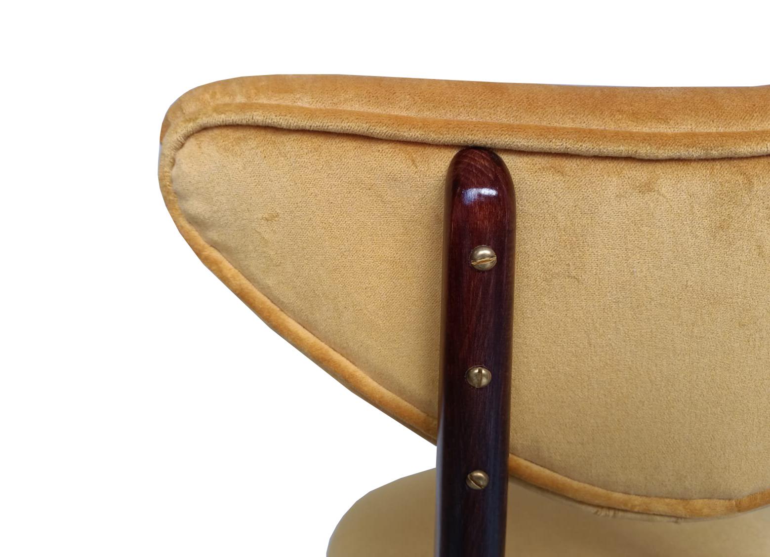 Mid Century Yellow Velvet, Walnut Wood, Heart Chair, Poland, 1960s In Excellent Condition For Sale In 05-080 Hornowek, PL