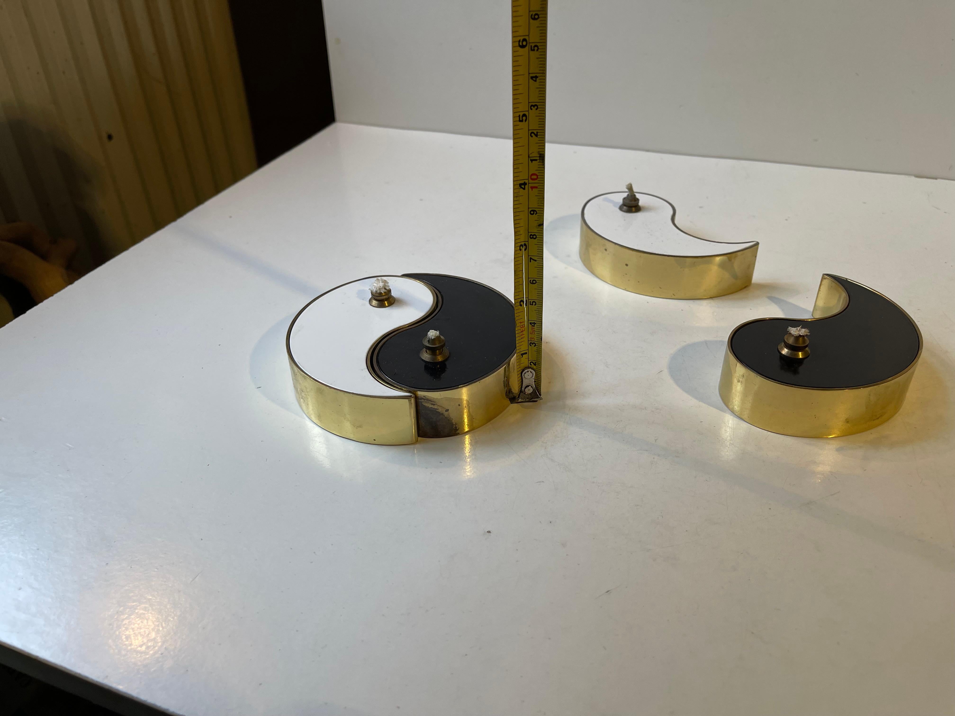 Lampade a olio Yang Yang in ottone e smalto di G.V. Harnisch Eftf, anni '60 in vendita 1