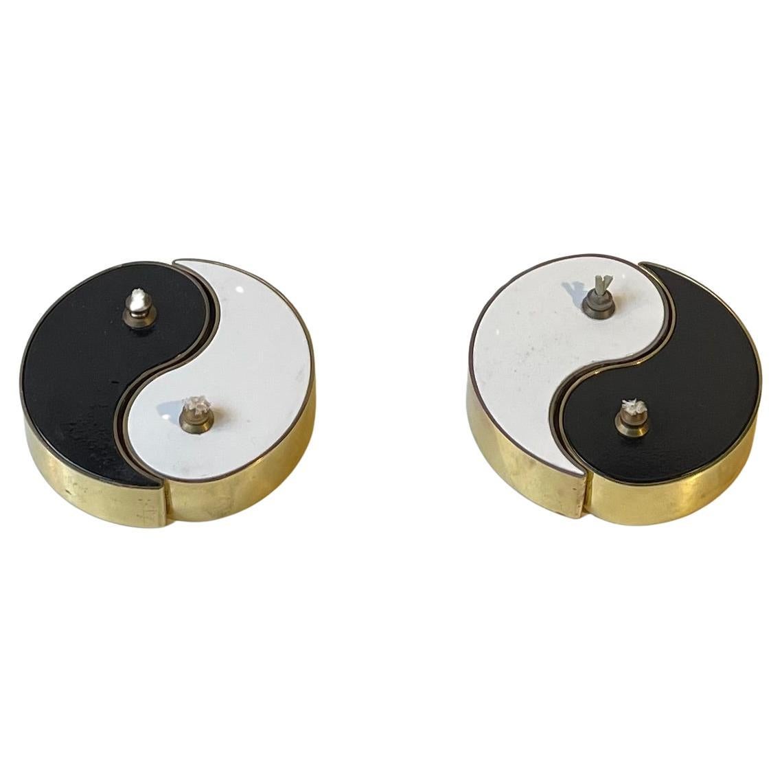 Lampade a olio Yang Yang in ottone e smalto di G.V. Harnisch Eftf, anni '60 in vendita