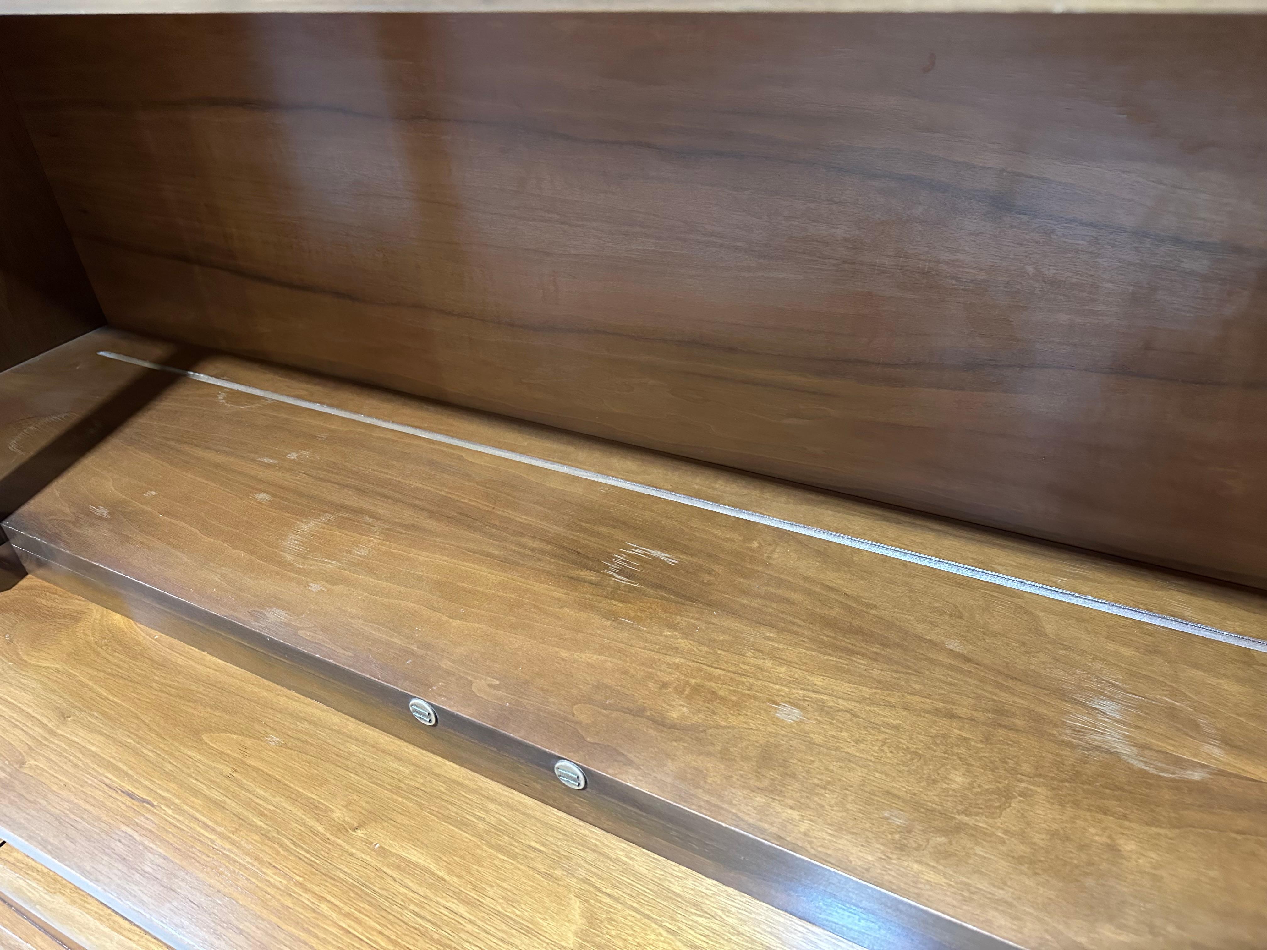 Mid Century Young Manufacturing Curved Front Hutch For Sale 3