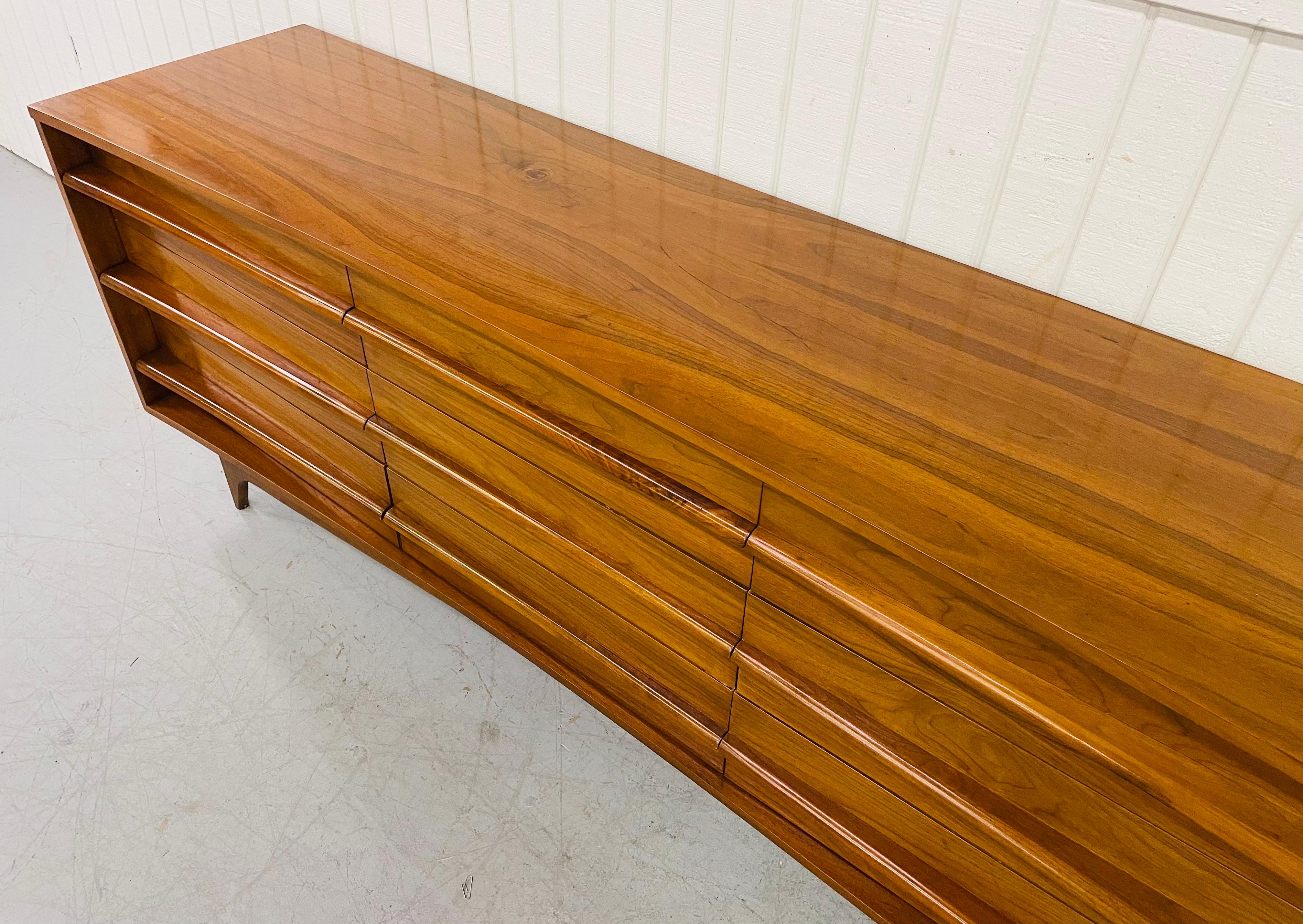 Mid-20th Century Mid-Century Young Manufacturing Walnut Dresser
