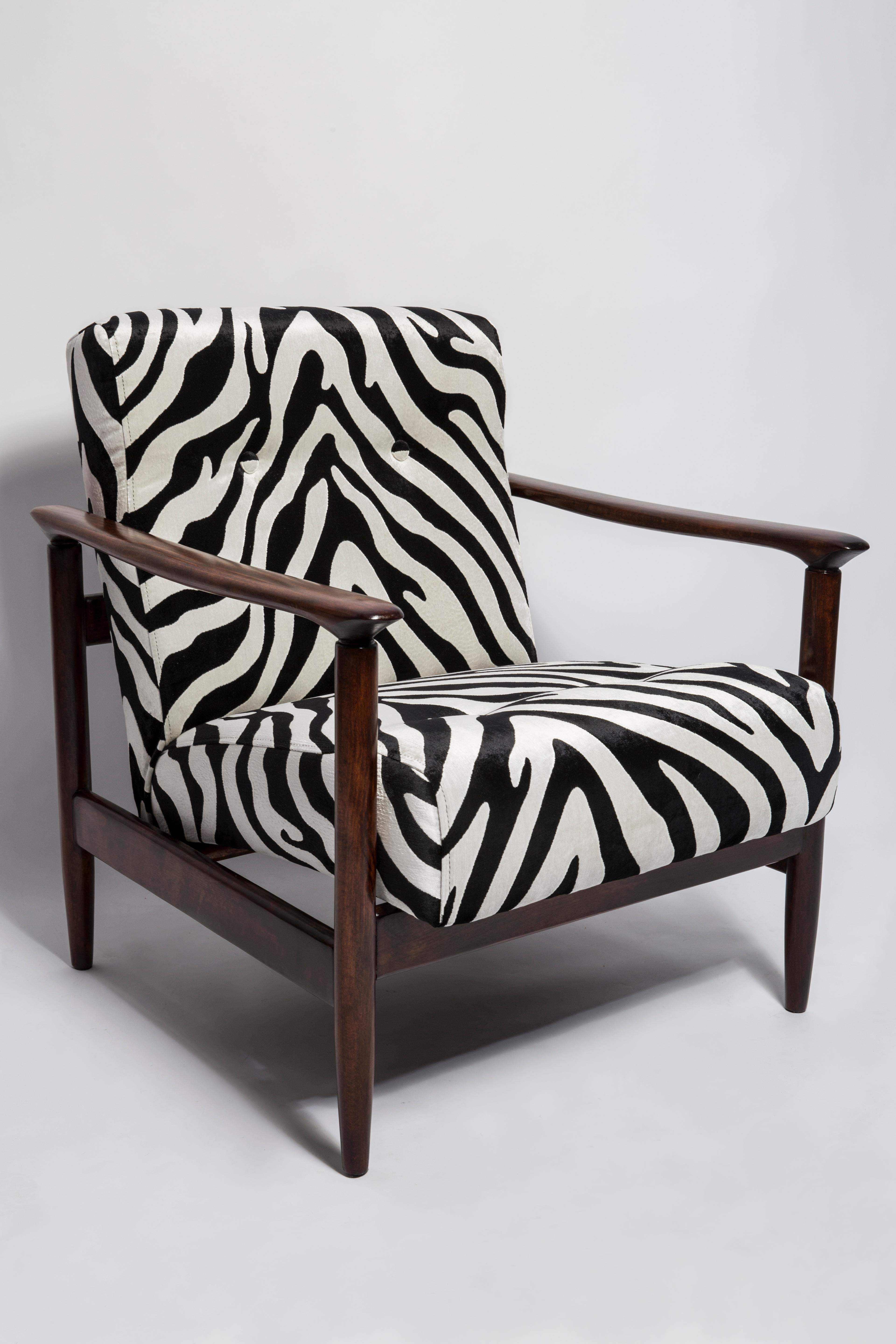 Mid-Century Zebra Velvet Armchair, GFM 142, Edmund Homa, Europe, 1960s In Excellent Condition For Sale In 05-080 Hornowek, PL