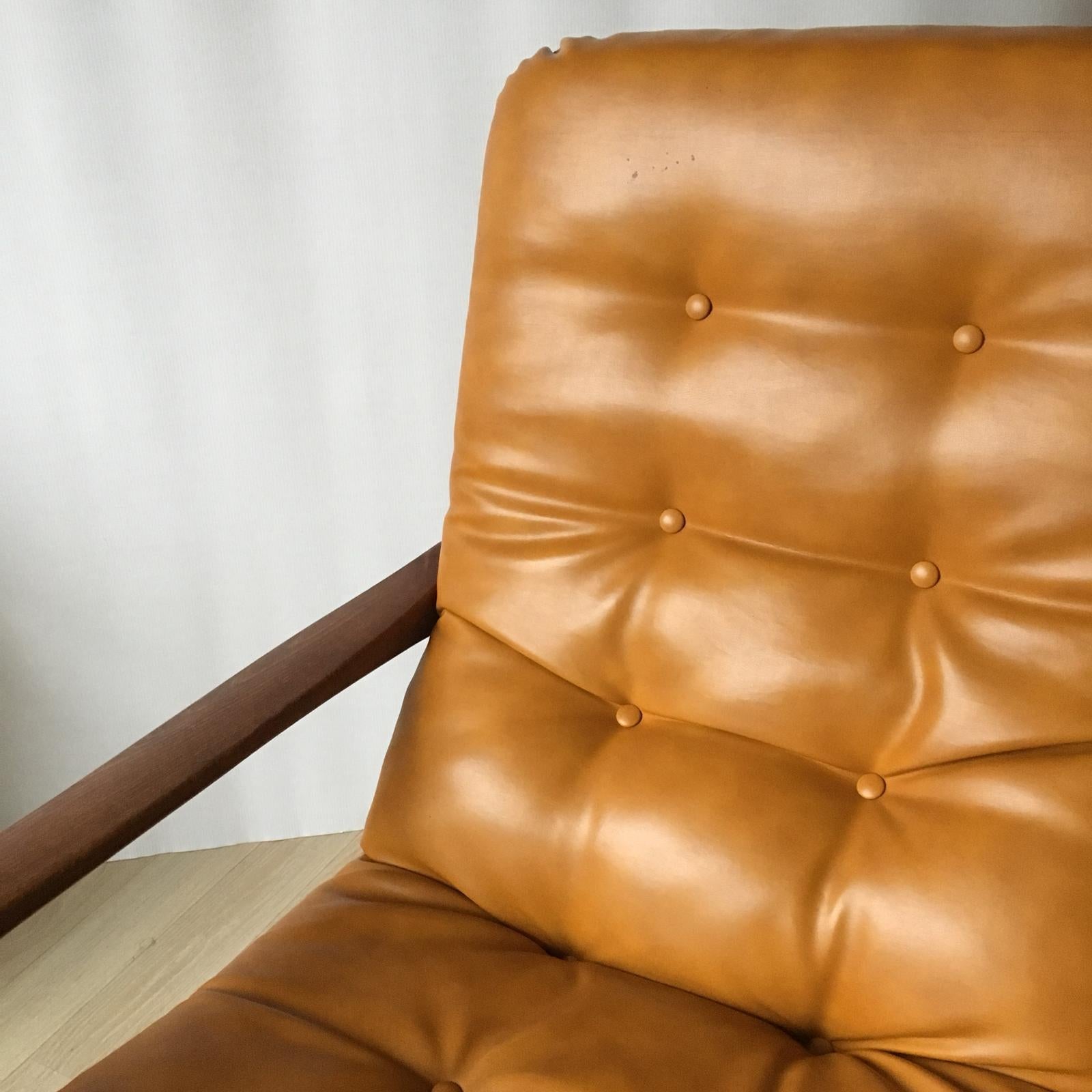 Mid-CenturyModern German Camel Leather Swivel Lounge Chair, 1960s 4
