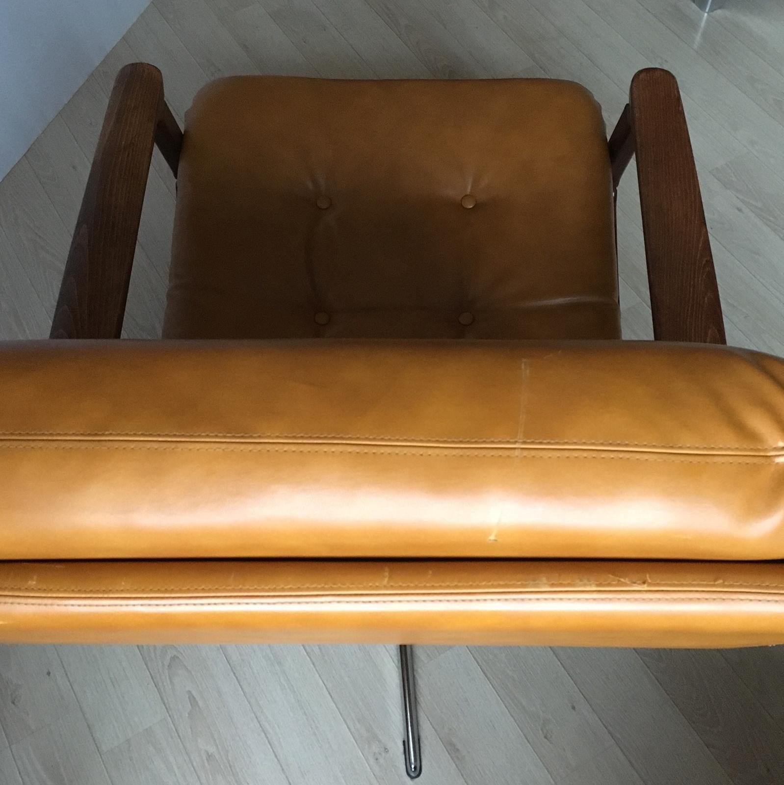 Mid-CenturyModern German Camel Leather Swivel Lounge Chair, 1960s 7