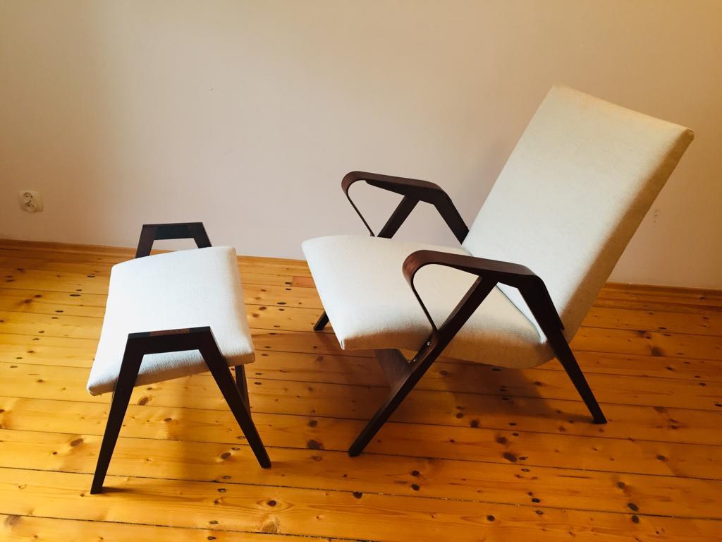Mid-Centuy Set of Two Armchairs And Stool from Tatra  For Sale 4