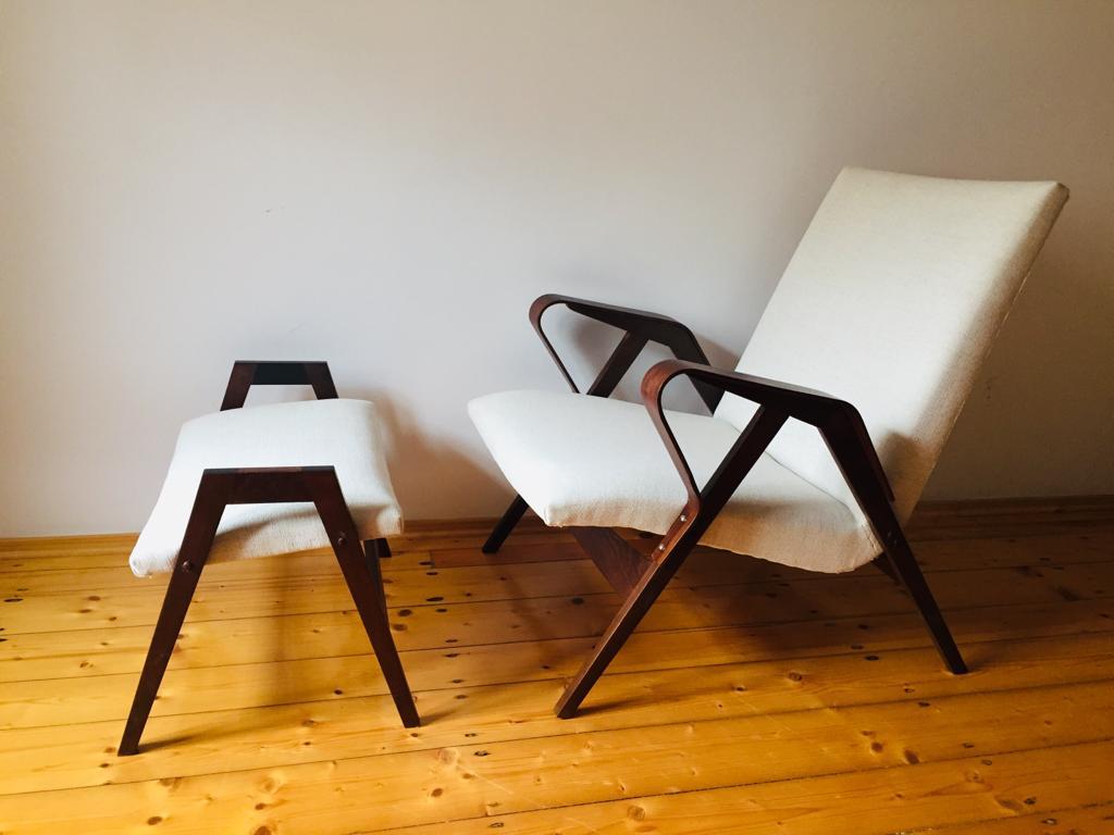 Mid-Centuy Set of Two Armchairs And Stool from Tatra  For Sale 1