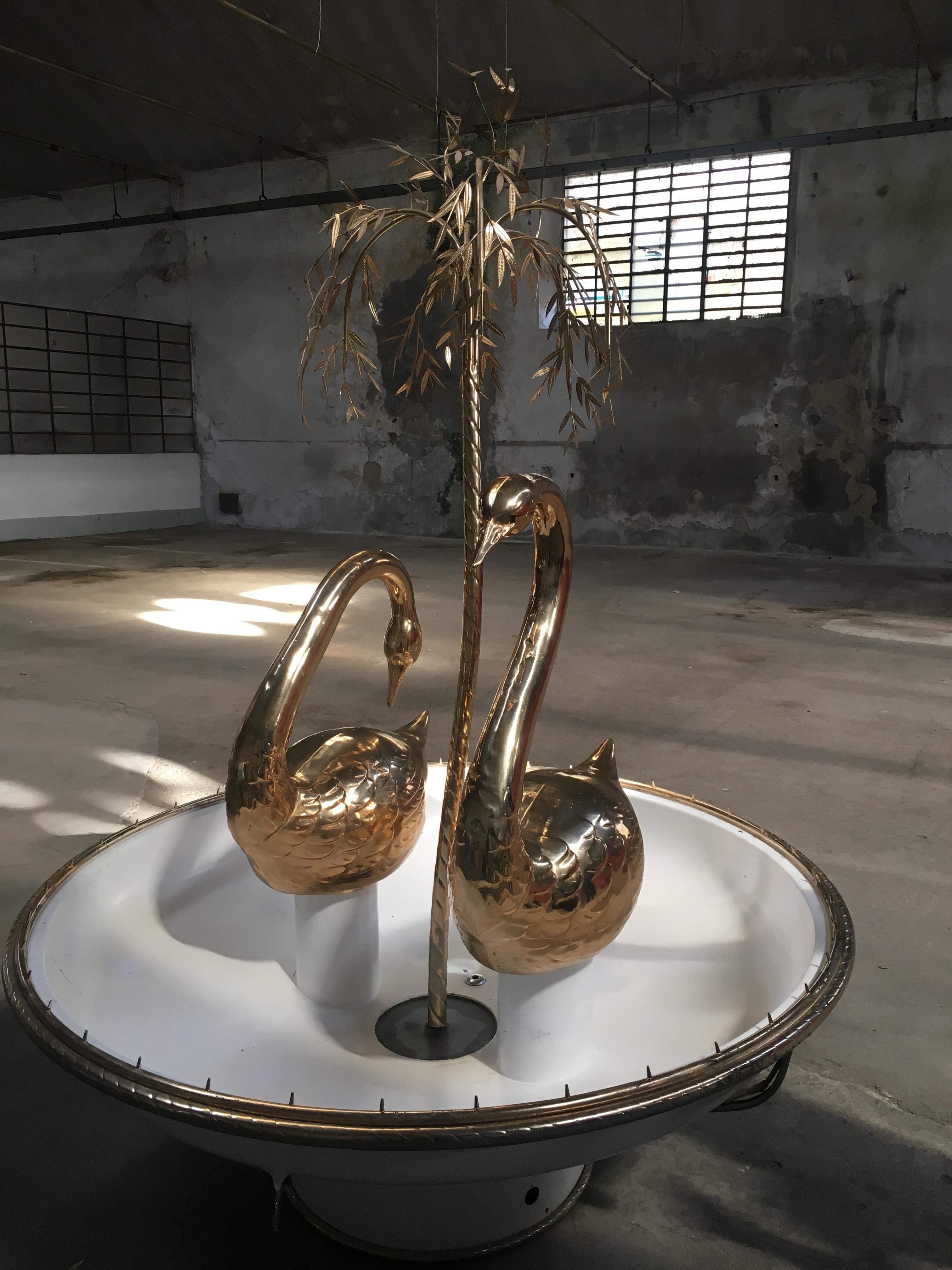 Mid-Century Modern Italian fountain with gilt brass swans and weeping willow, 1970s.