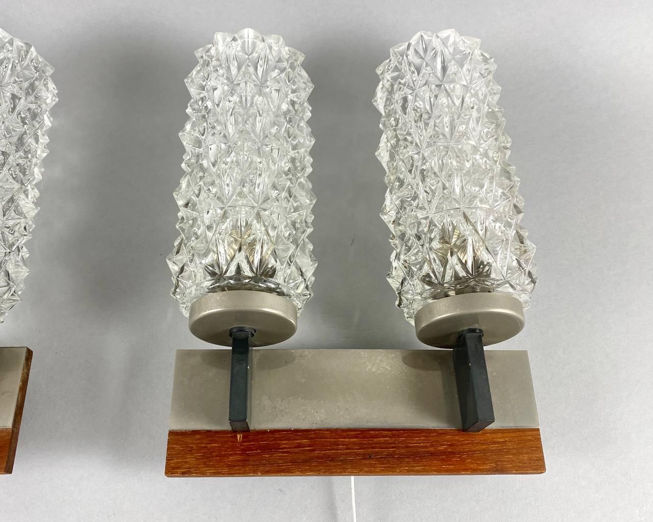 Mid-Cenury Modern Pair of Wall Sconces Vintage Double Light Wall Lamps In Excellent Condition For Sale In Bastogne, BE