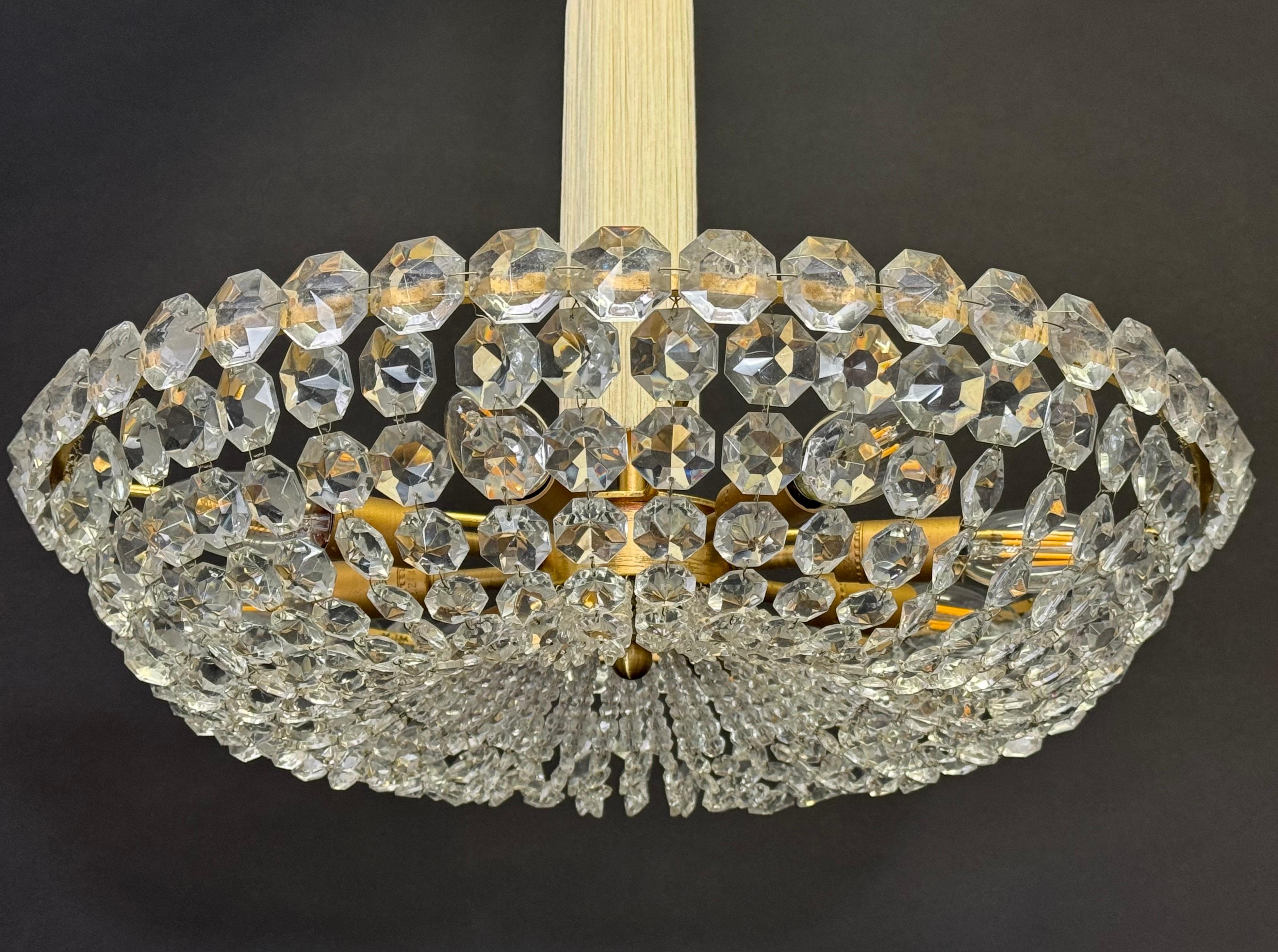 Lustre en cristal Bakalowis du milieu du XIXe siècle avec suspension à glands en soie, années 1960 Excellent état - En vente à Warsaw, PL