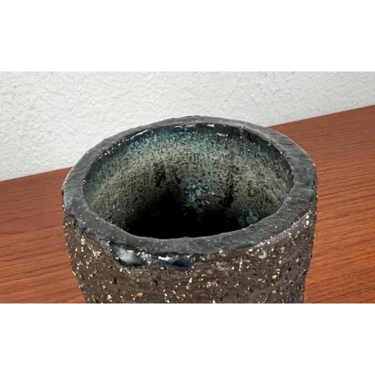 Mid-Cenutry Brutalist Studio Pottery Vase Signed 55 For Sale 6